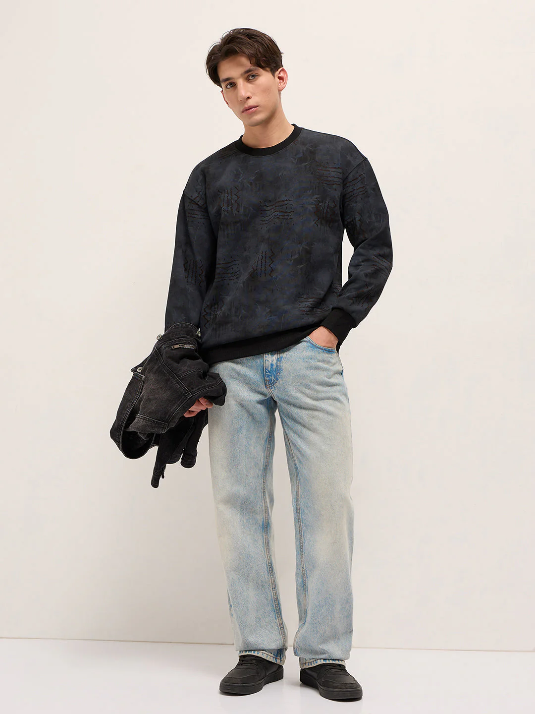 Men Black Relaxed Fit Crew Neck T-Shirt - Image 4
