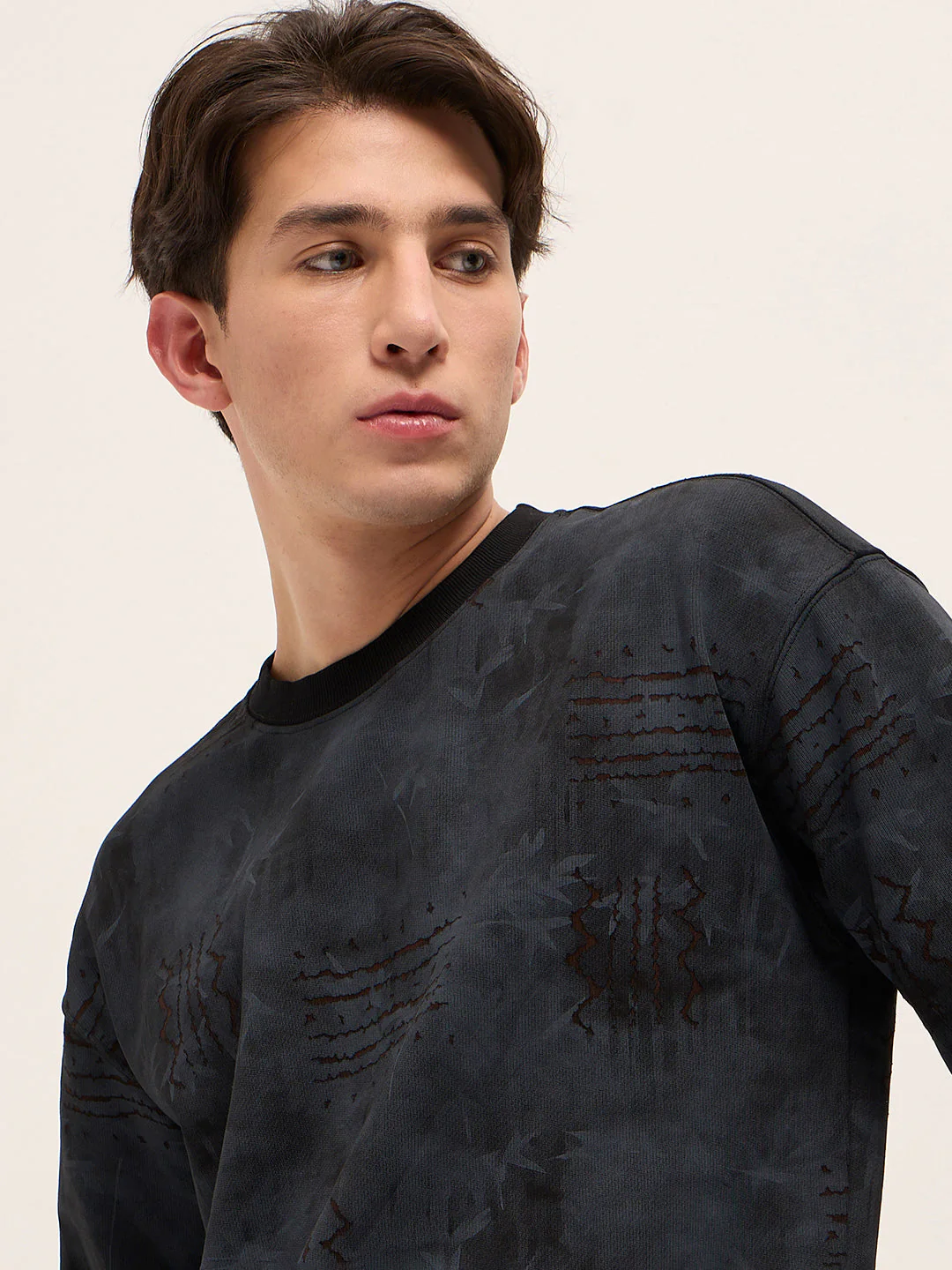Men Black Relaxed Fit Crew Neck T-Shirt - Image 5