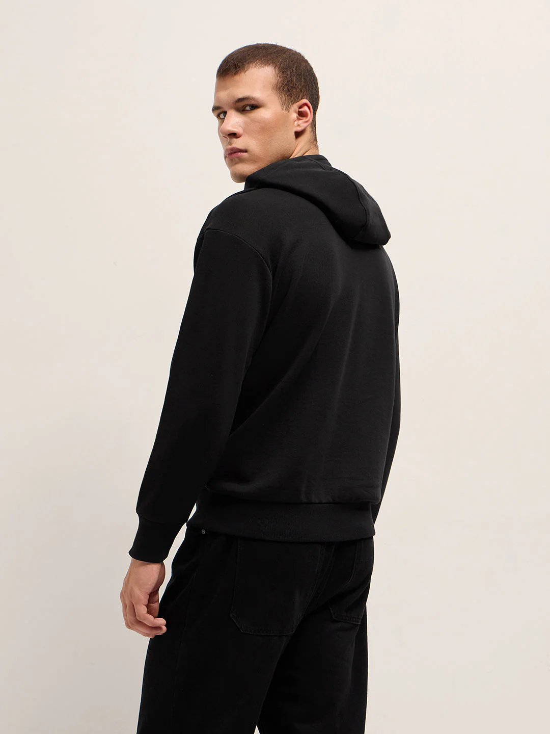 Men Black Relaxed Fit Hoodie - Image 2