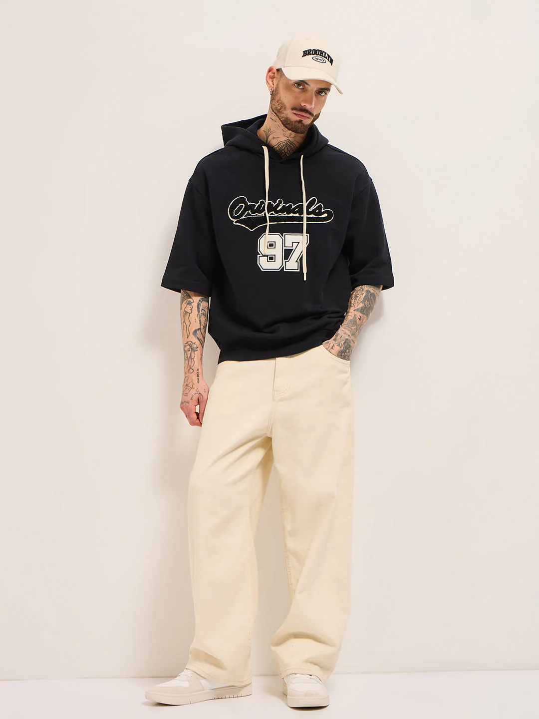 Men Black Relaxed Fit Hoodie - Image 4
