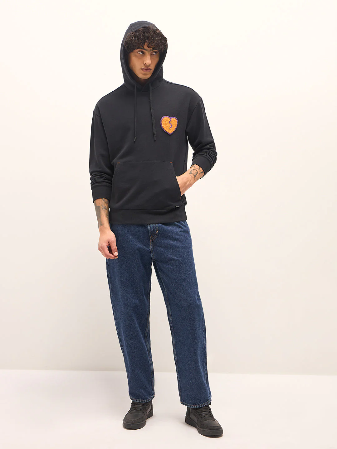 Men Black Relaxed Fit Hoodie - Image 4