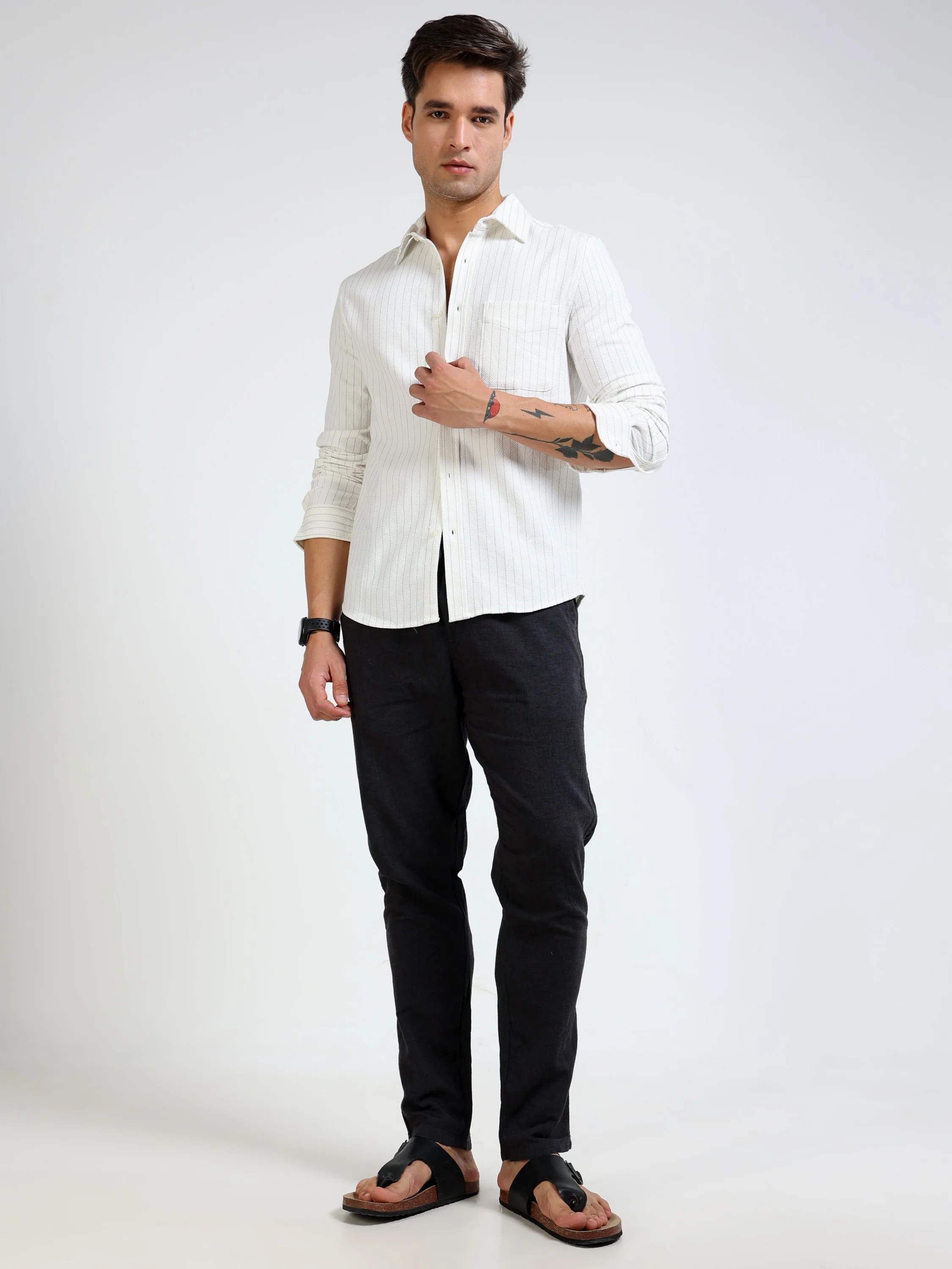 Men Black Relaxed Fit Pants - Image 2