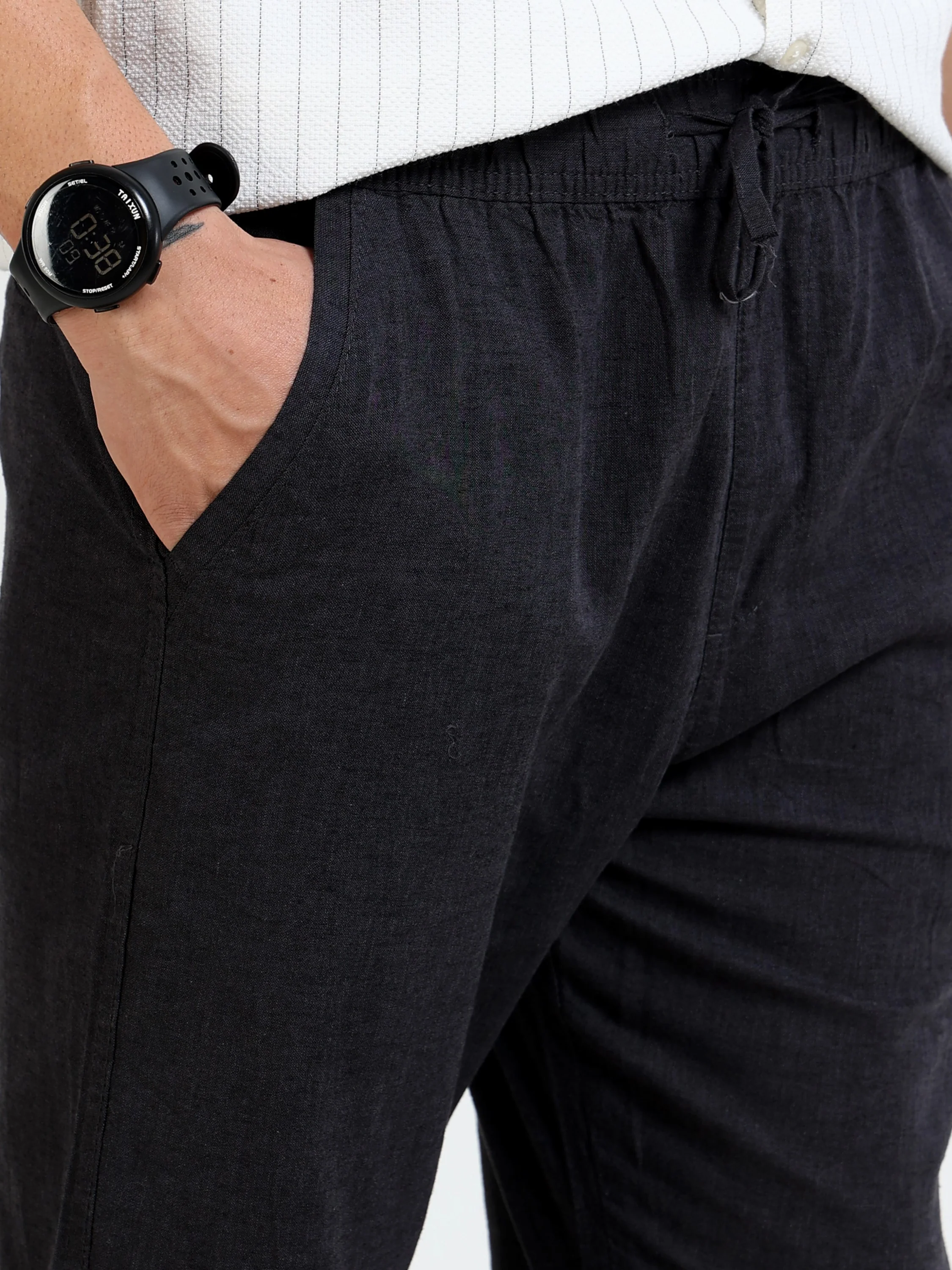 Men Black Relaxed Fit Pants - Image 5