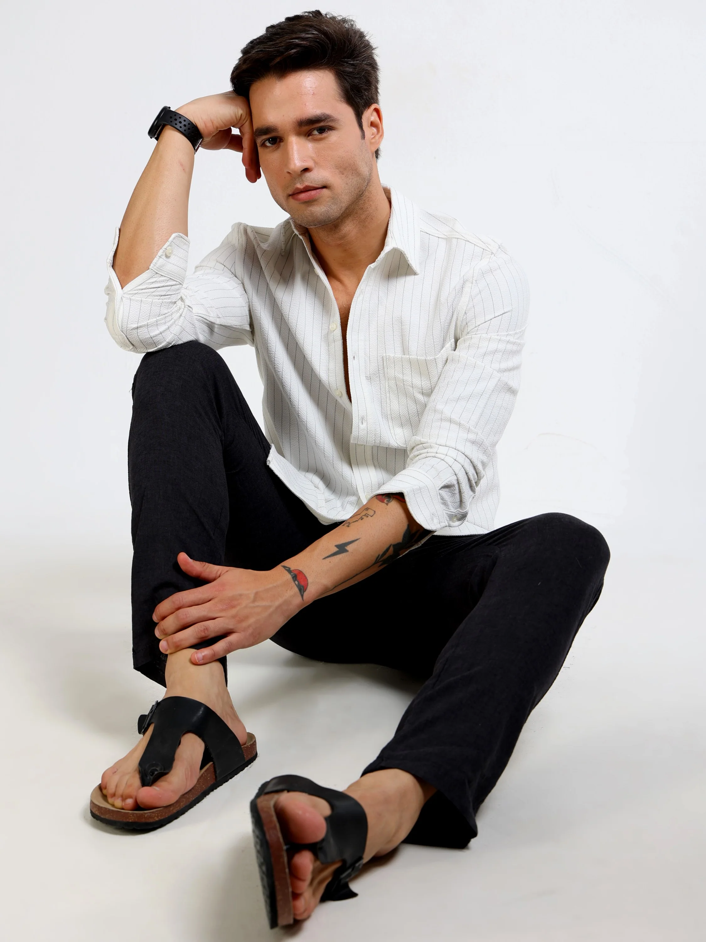 Men Black Relaxed Fit Pants - Image 6