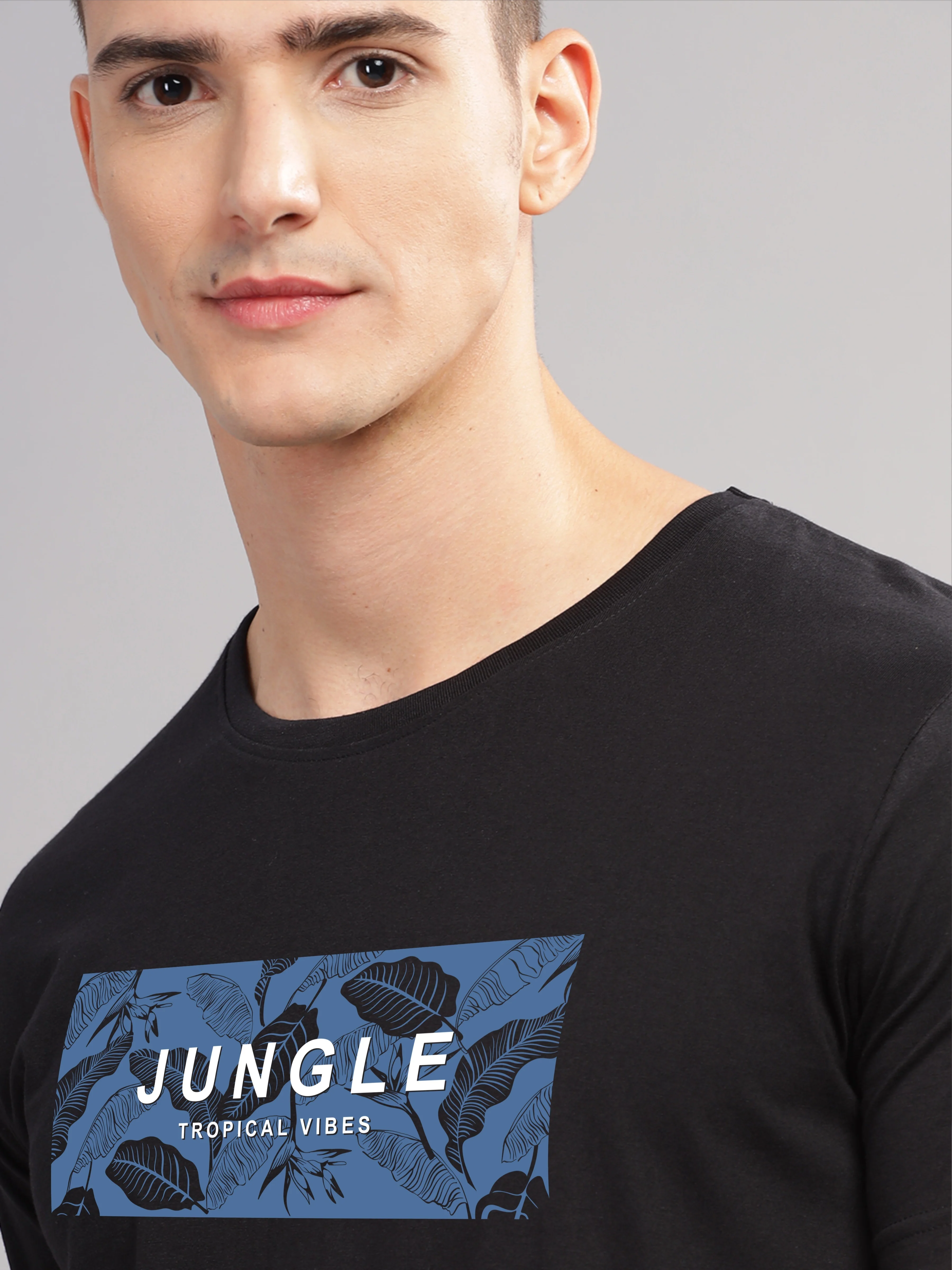 Men Black Round Neck T Shirt - Image 2