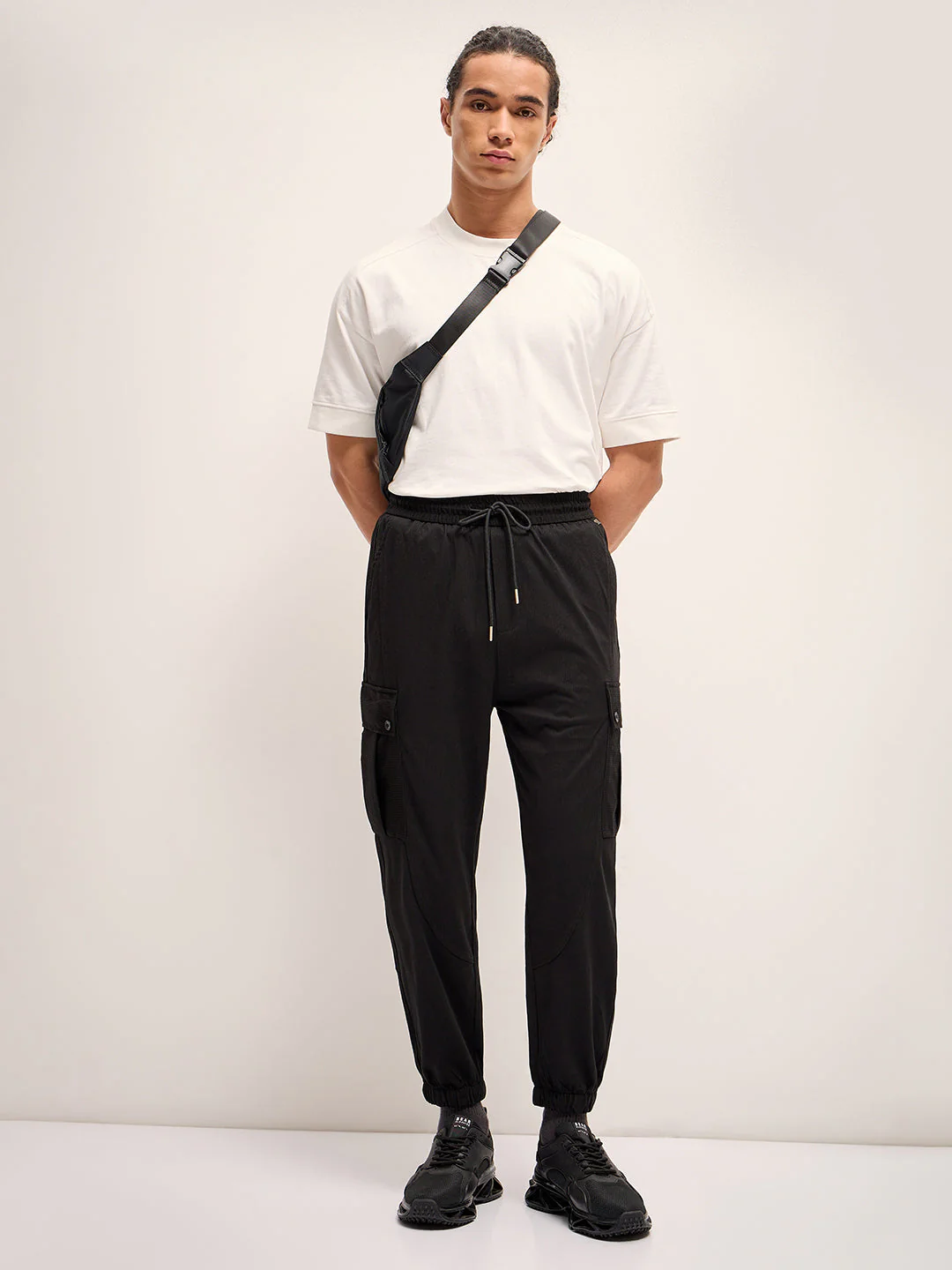 Men Black Self Design Regular Fit Cargo Pant - Image 4