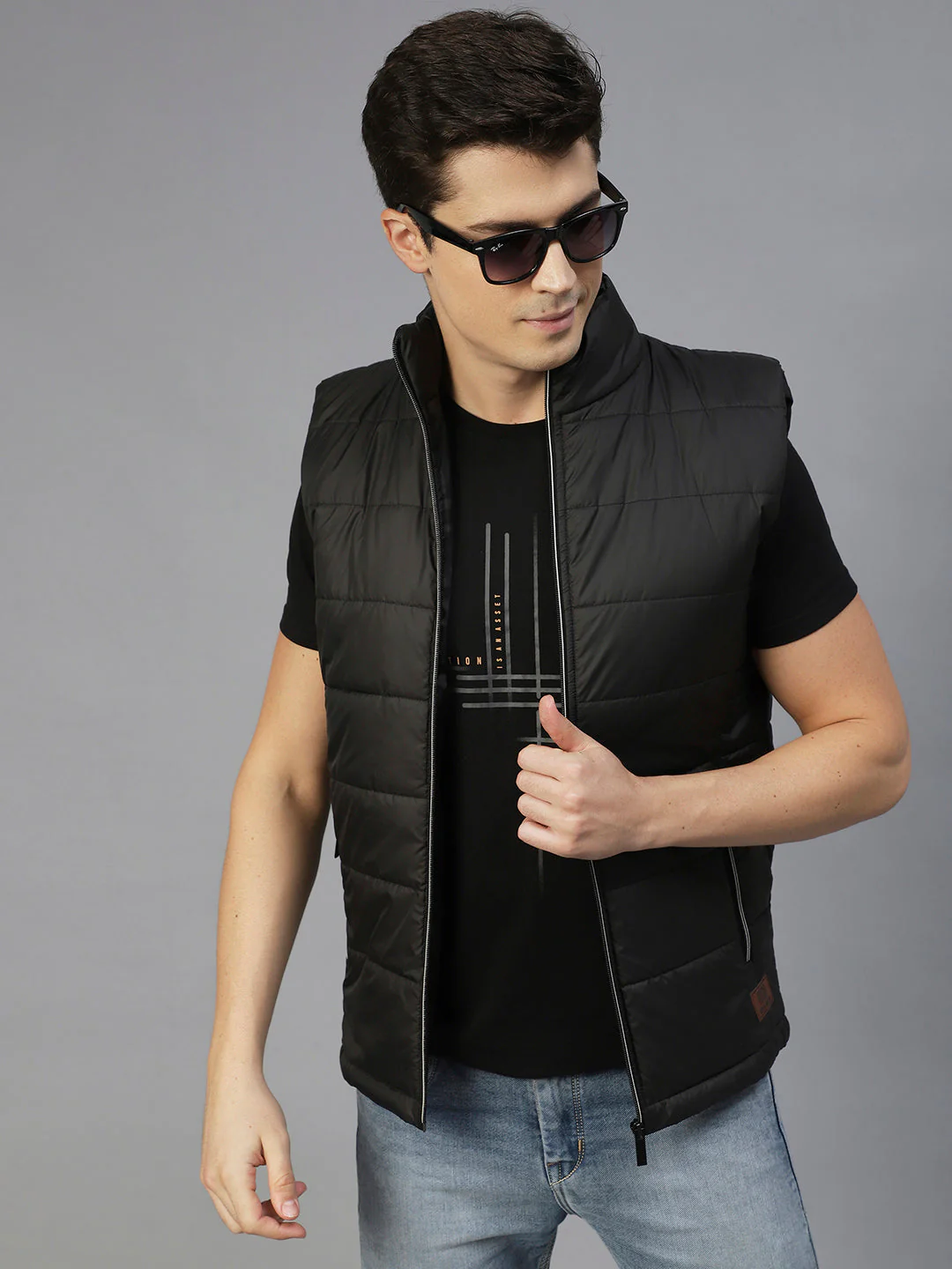 Men Black Sleeveless Puffer Jacket - Image 2