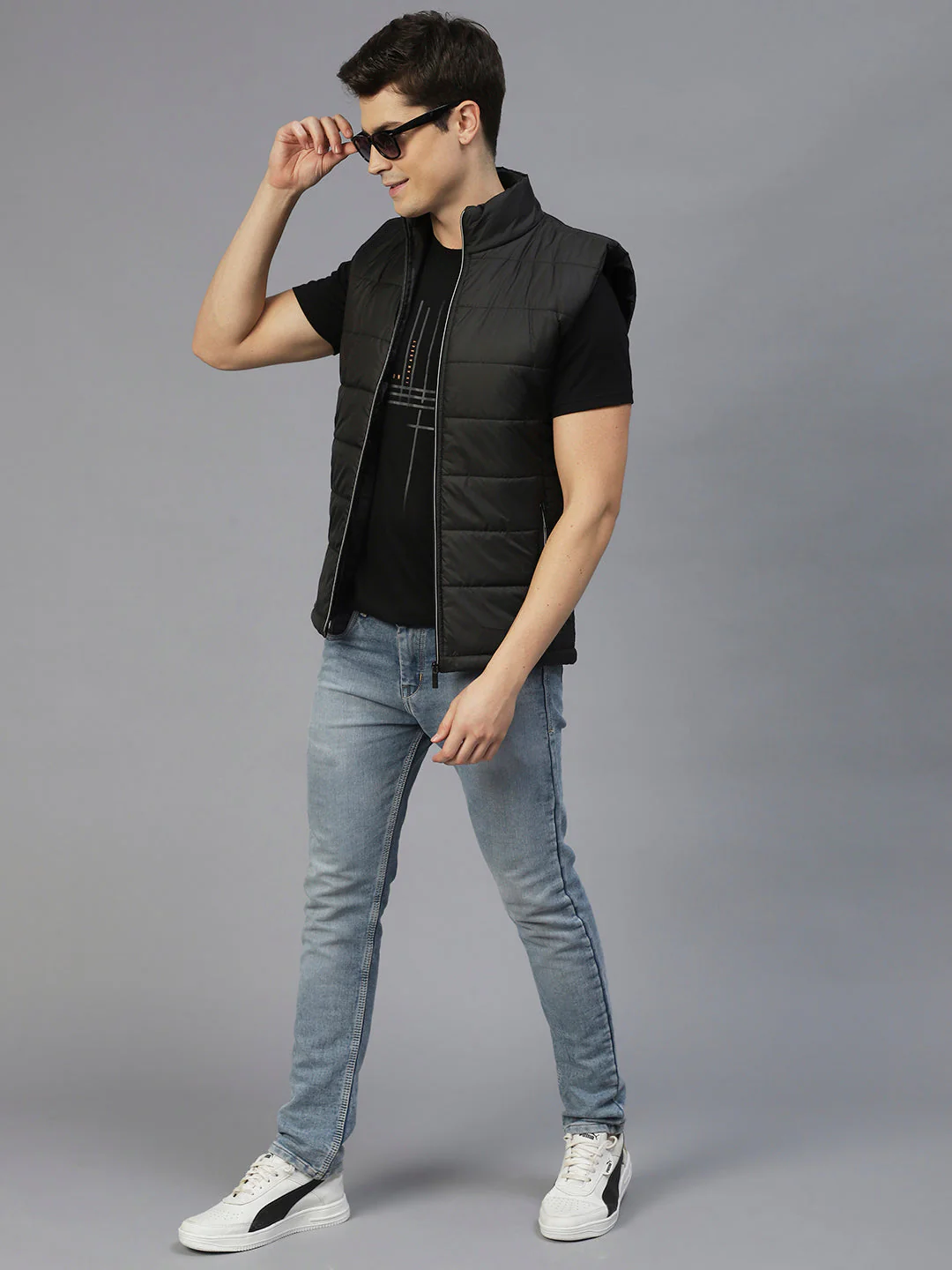 Men Black Sleeveless Puffer Jacket - Image 3