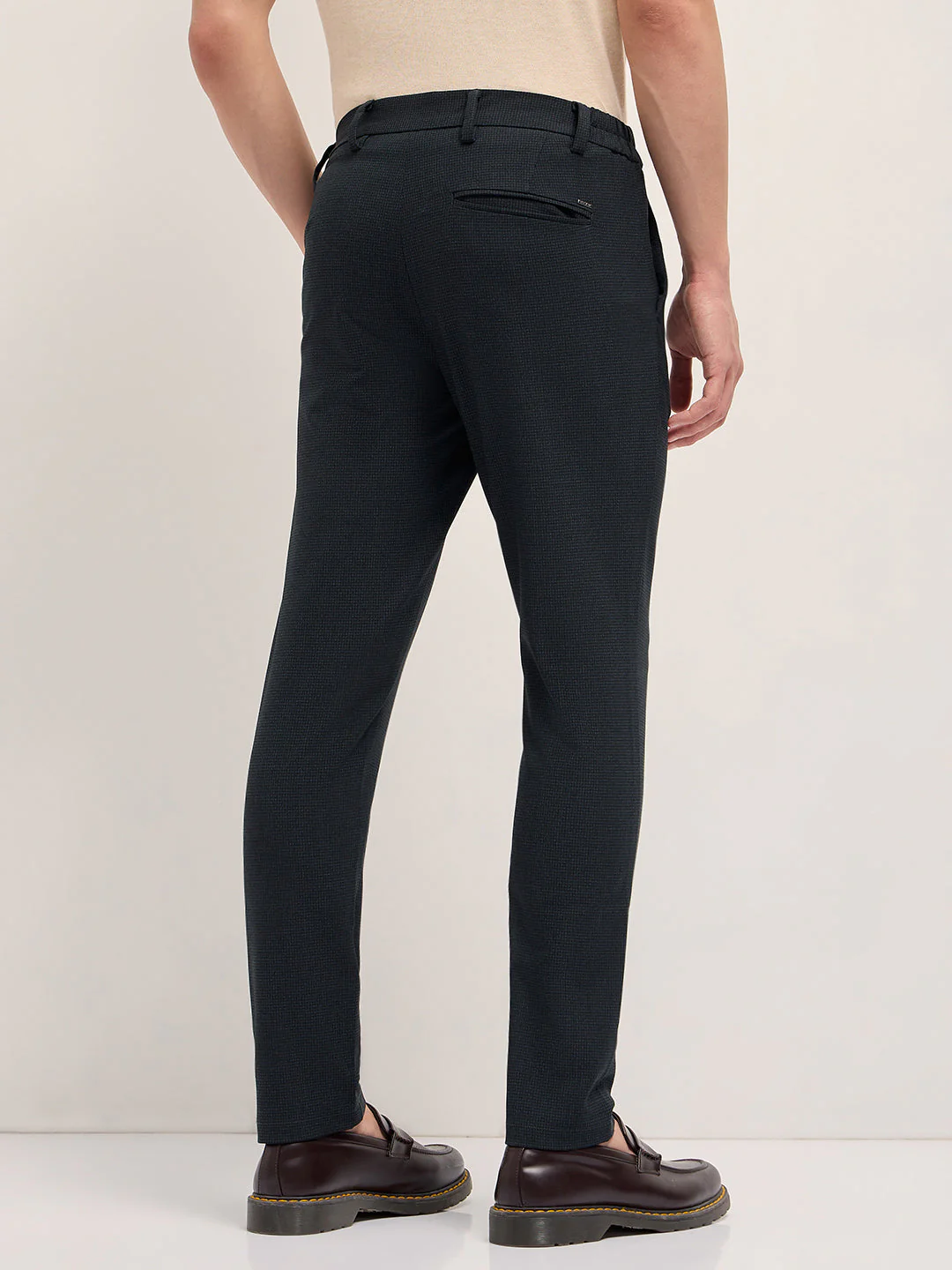 Men Black Slim Fit Formal Trouser - Image 2