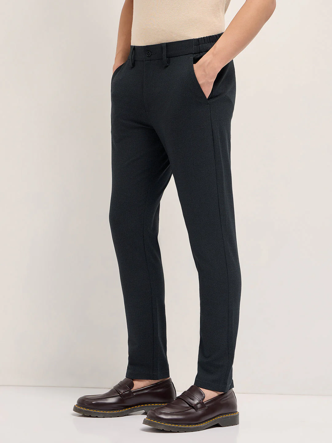 Men Black Slim Fit Formal Trouser - Image 3