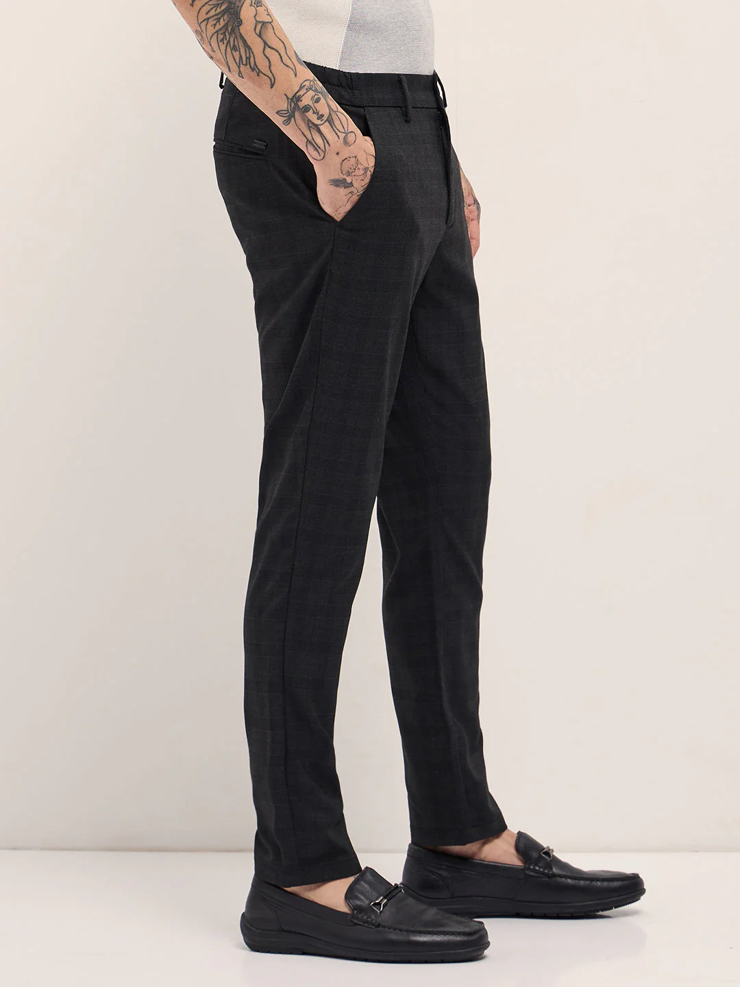 Men Black Slim Fit Formal Trousers - Image 3