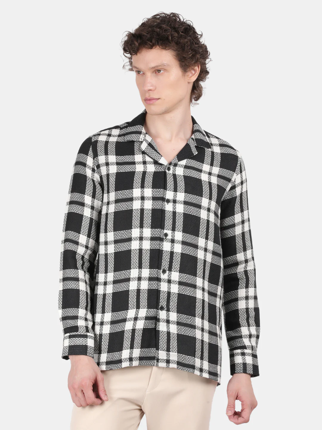 Men Black Slim Fit Lapel Collar Full Sleeve Casual Shirt - Image 2