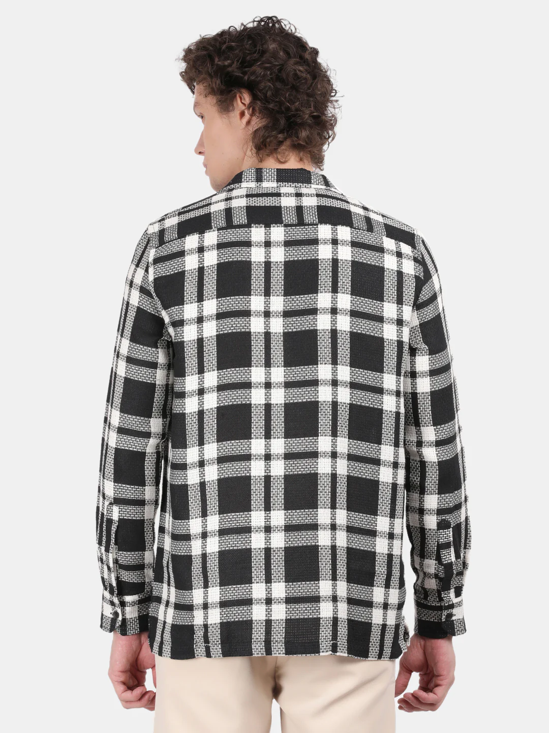 Men Black Slim Fit Lapel Collar Full Sleeve Casual Shirt - Image 3
