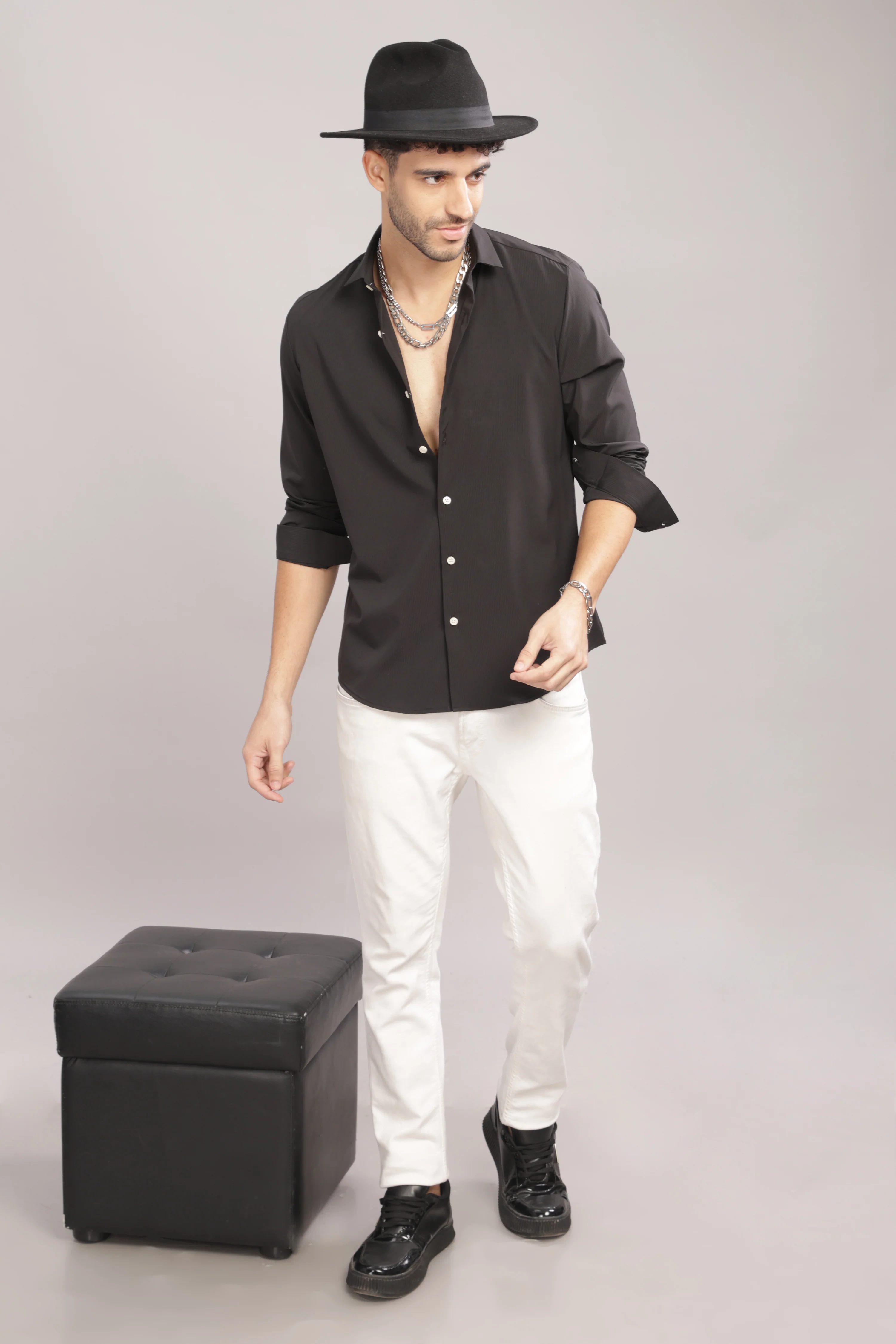 Men Black Slim Fit Shirt - Image 4