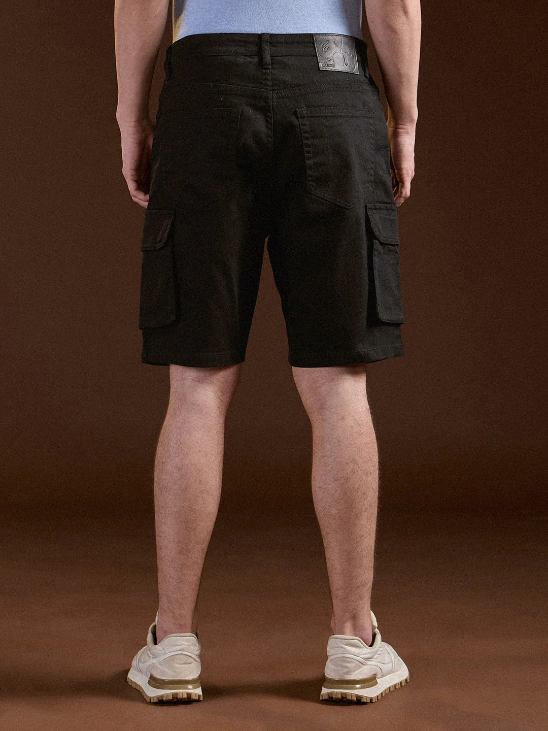 Men Black Solid Baggy Fit Cotton Cargo Shorts - Image 2