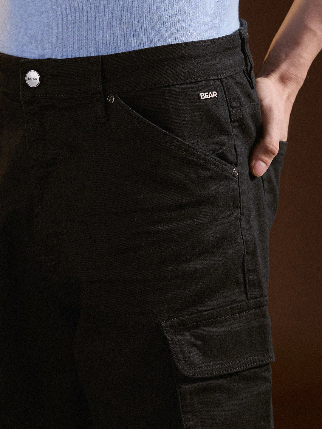 Men Black Solid Baggy Fit Cotton Cargo Shorts - Image 5