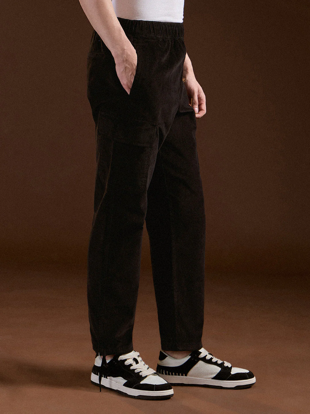 Men Black Solid Baggy Fit Stylish Corduroy Cargo Pant - Image 3