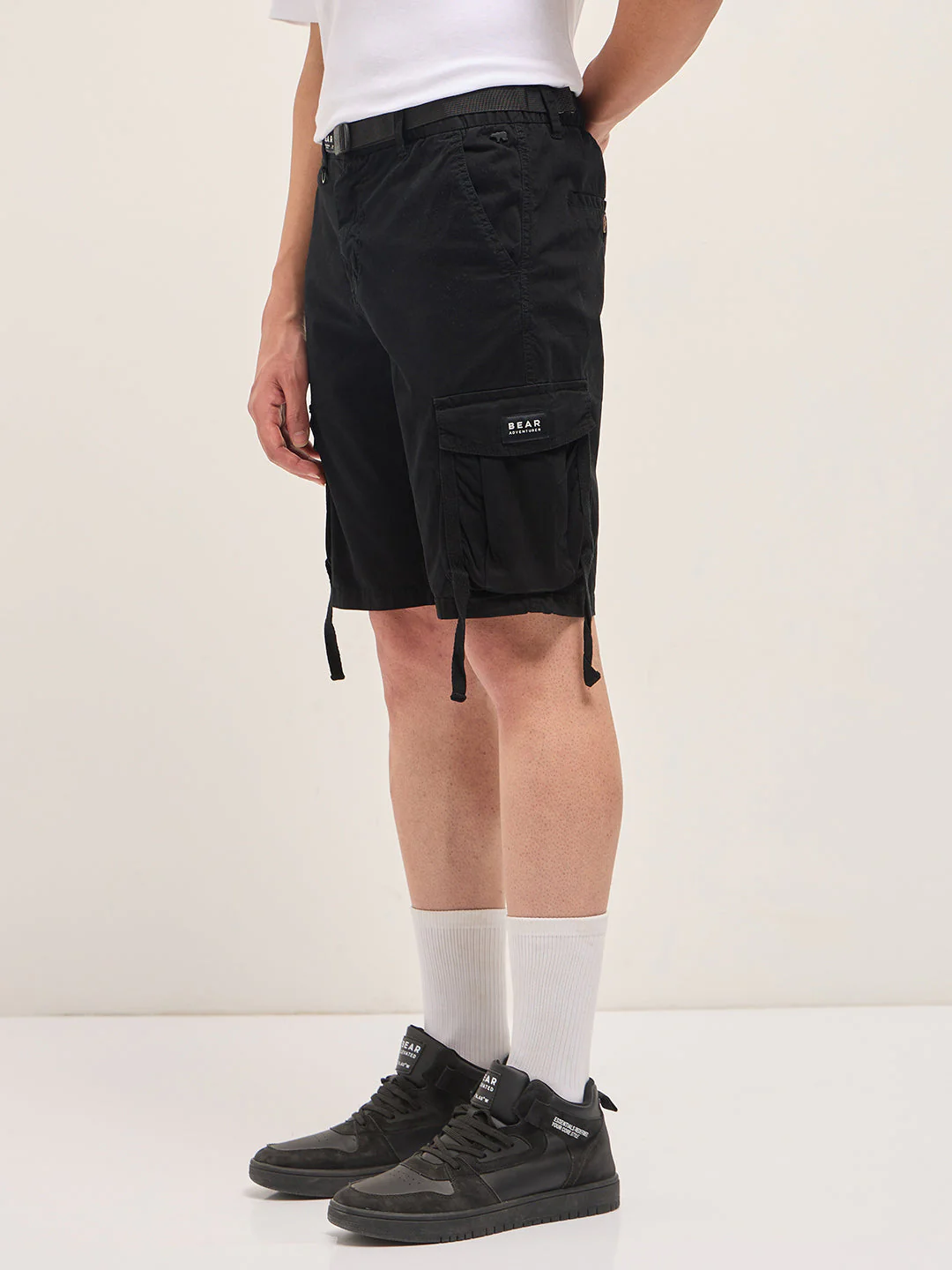 Men Black Solid Cotton Cargo Shorts - Image 3