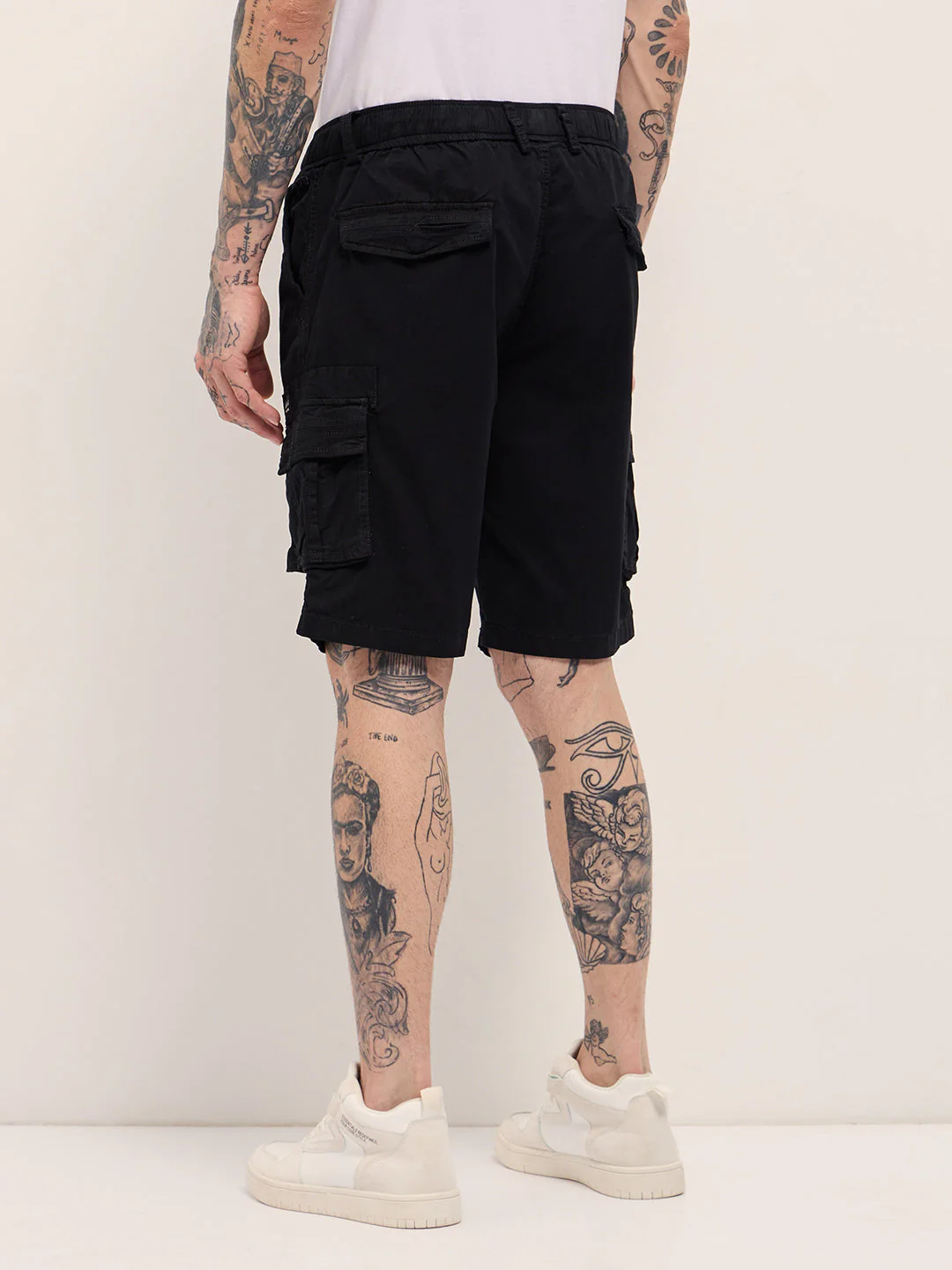 Men Black Solid Cotton Cargo Shorts - Image 2