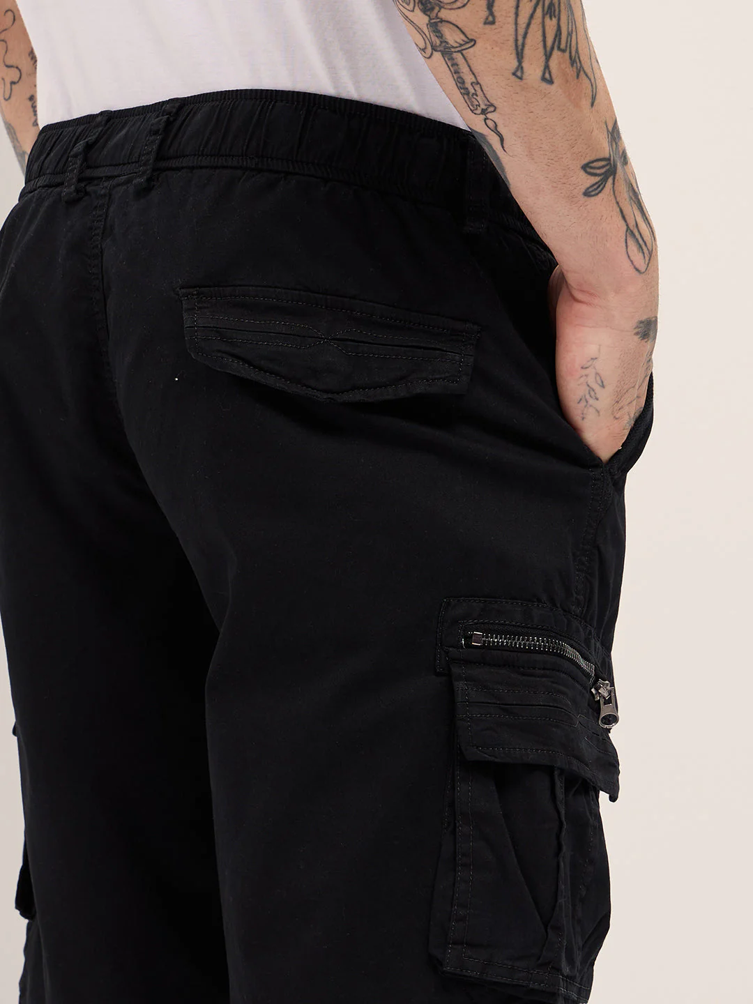 Men Black Solid Cotton Cargo Shorts - Image 6