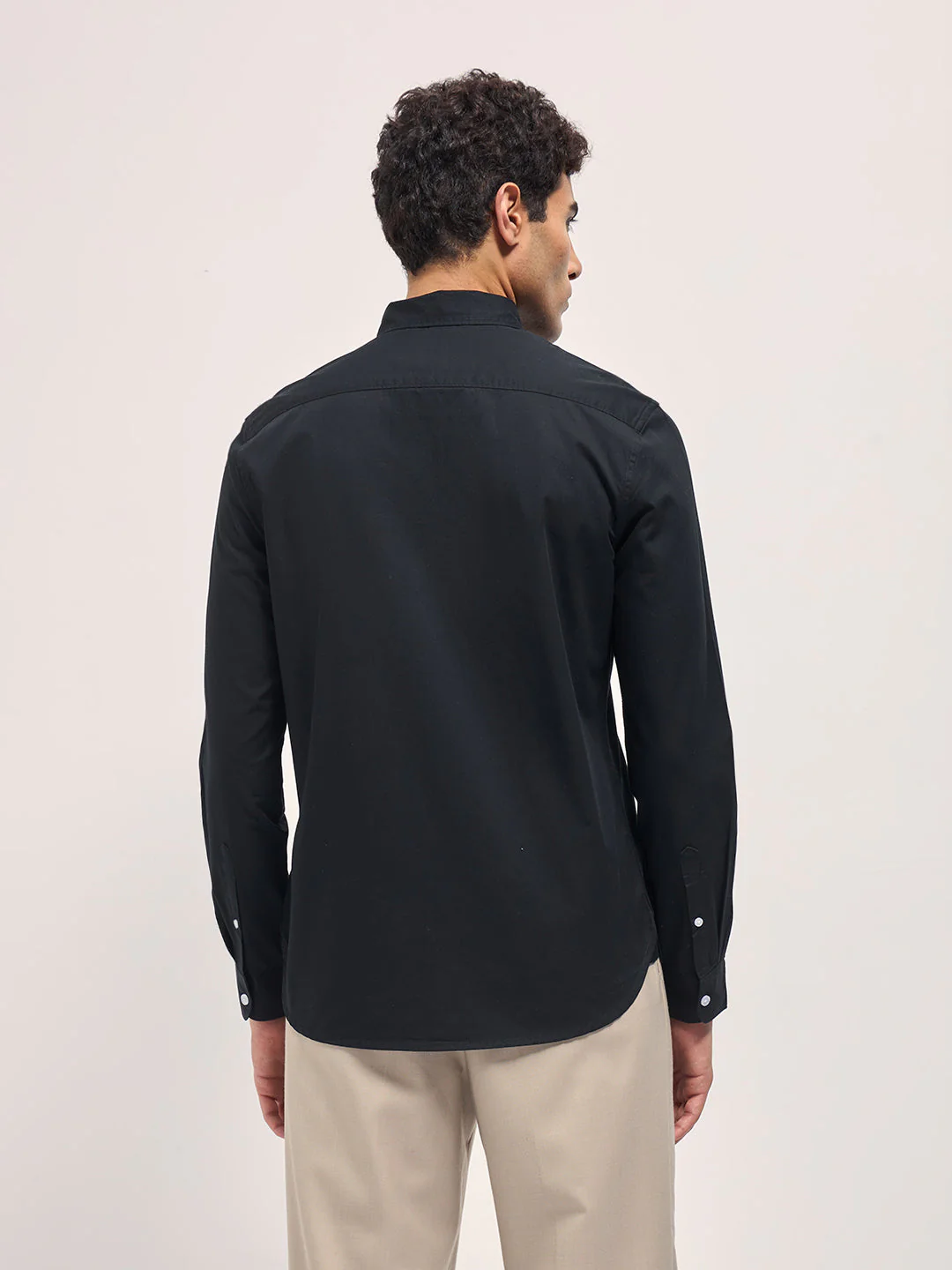 Men Black Solid Cotton Slim-Fit Casual Shirt - Image 2