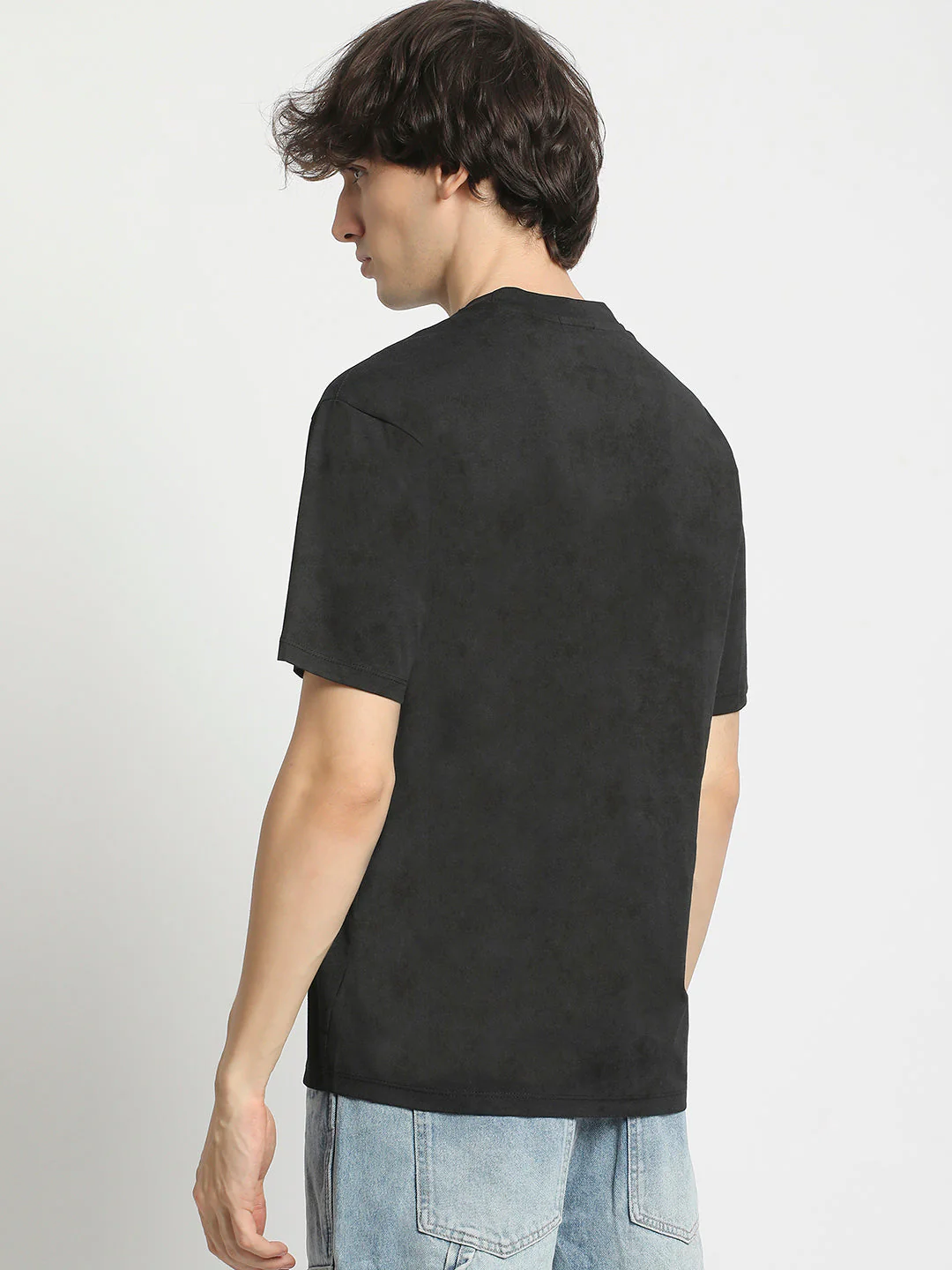 Men  Black Solid Crew Neck T-Shirt - Image 4