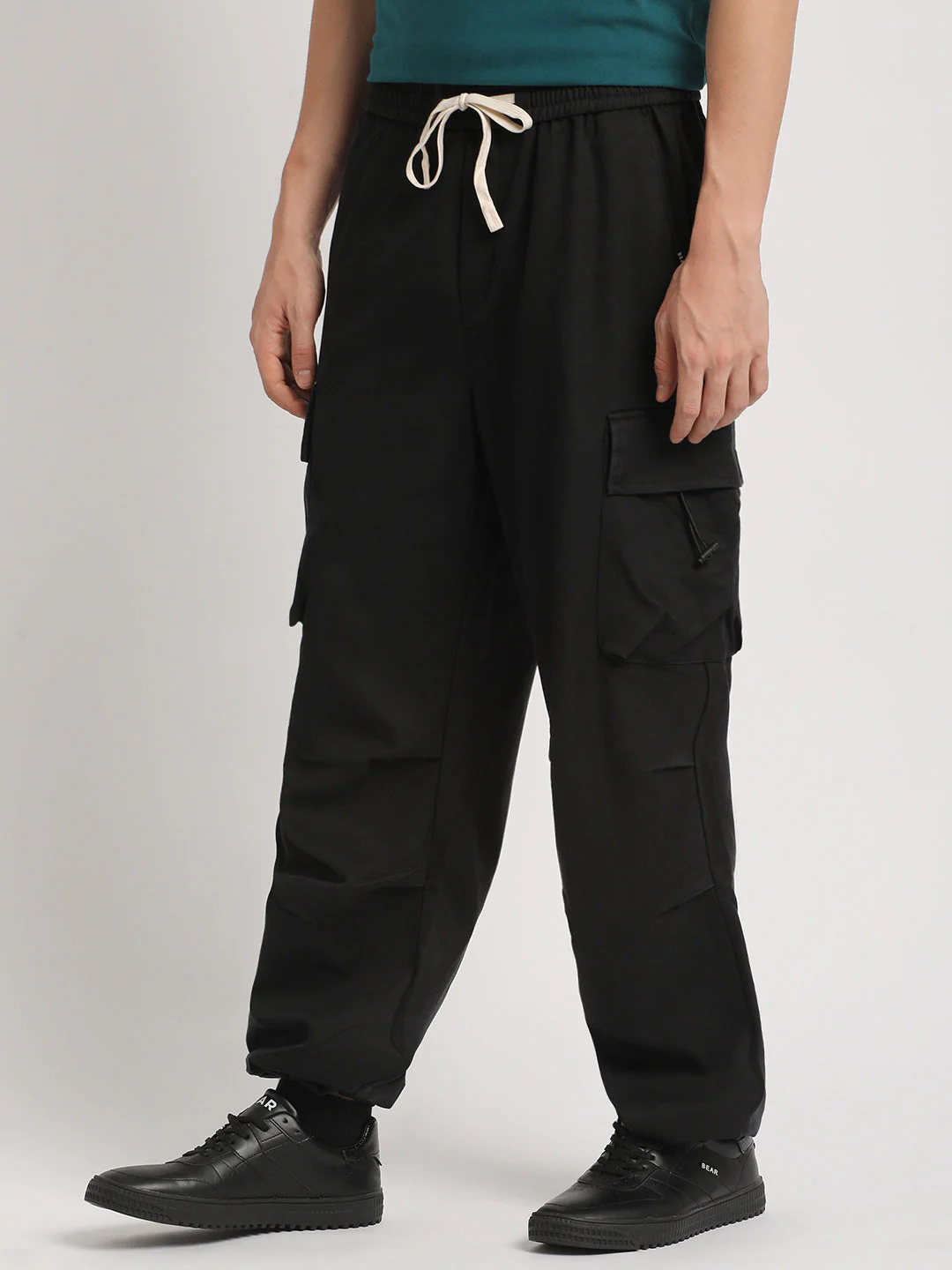 Men Black Solid Loose Fit Cargo