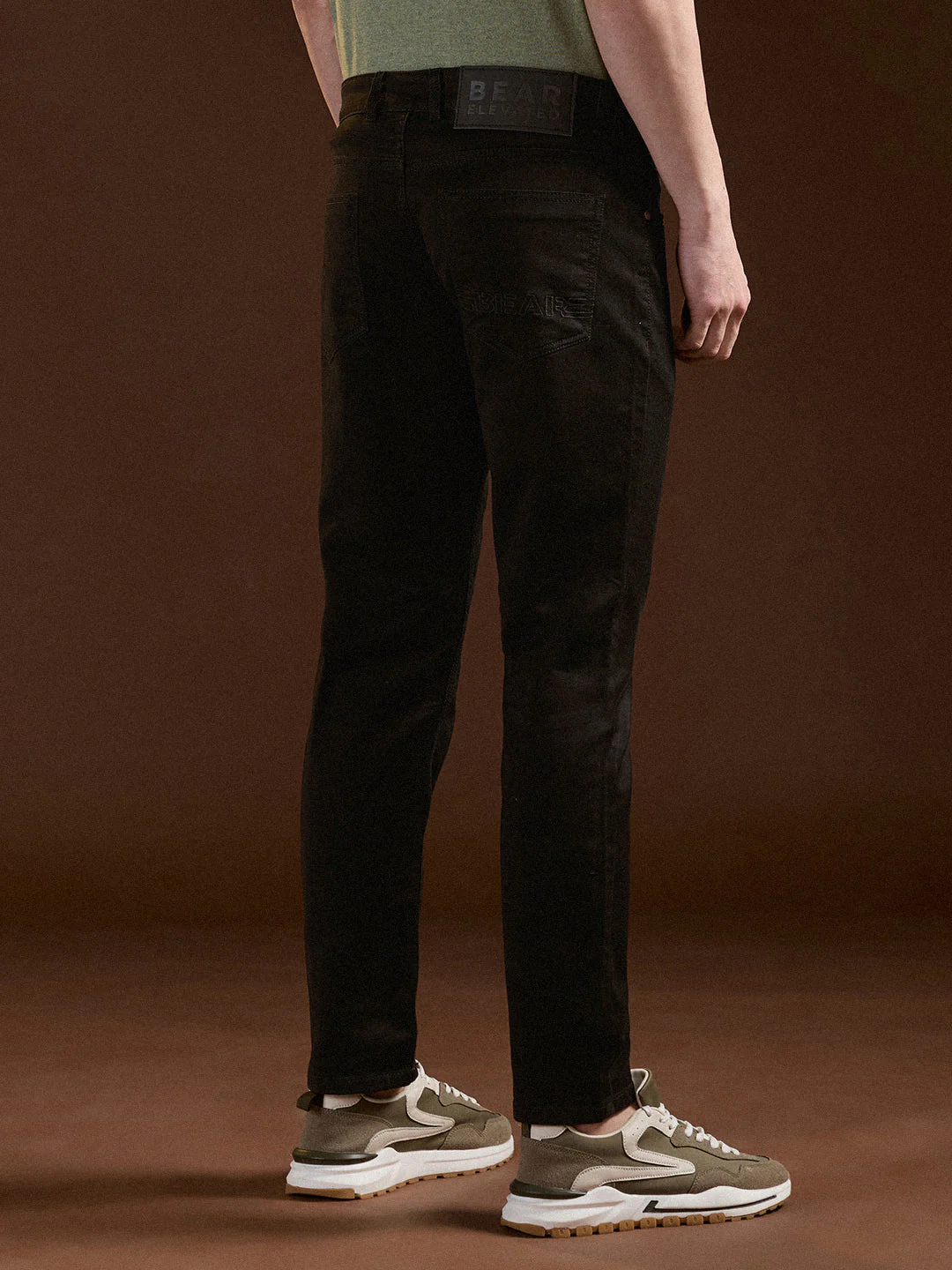 Men Black Solid Mid-Rise Slim Fit Jeans - Image 2