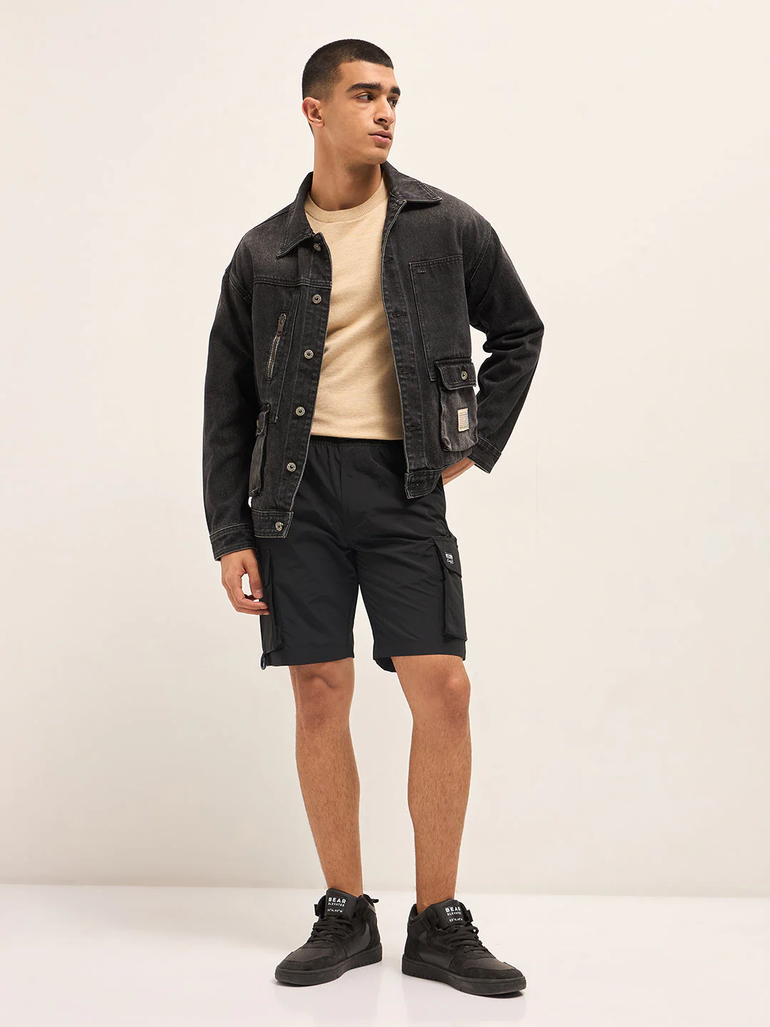 Men Black Solid Nylon Cargo Shorts - Image 4