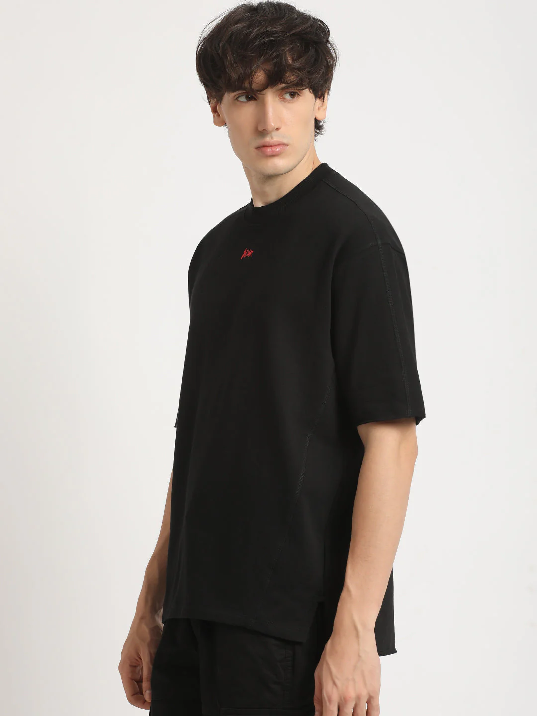 Men Black Solid Oversized Fit Round Neck T-shirt - Image 3