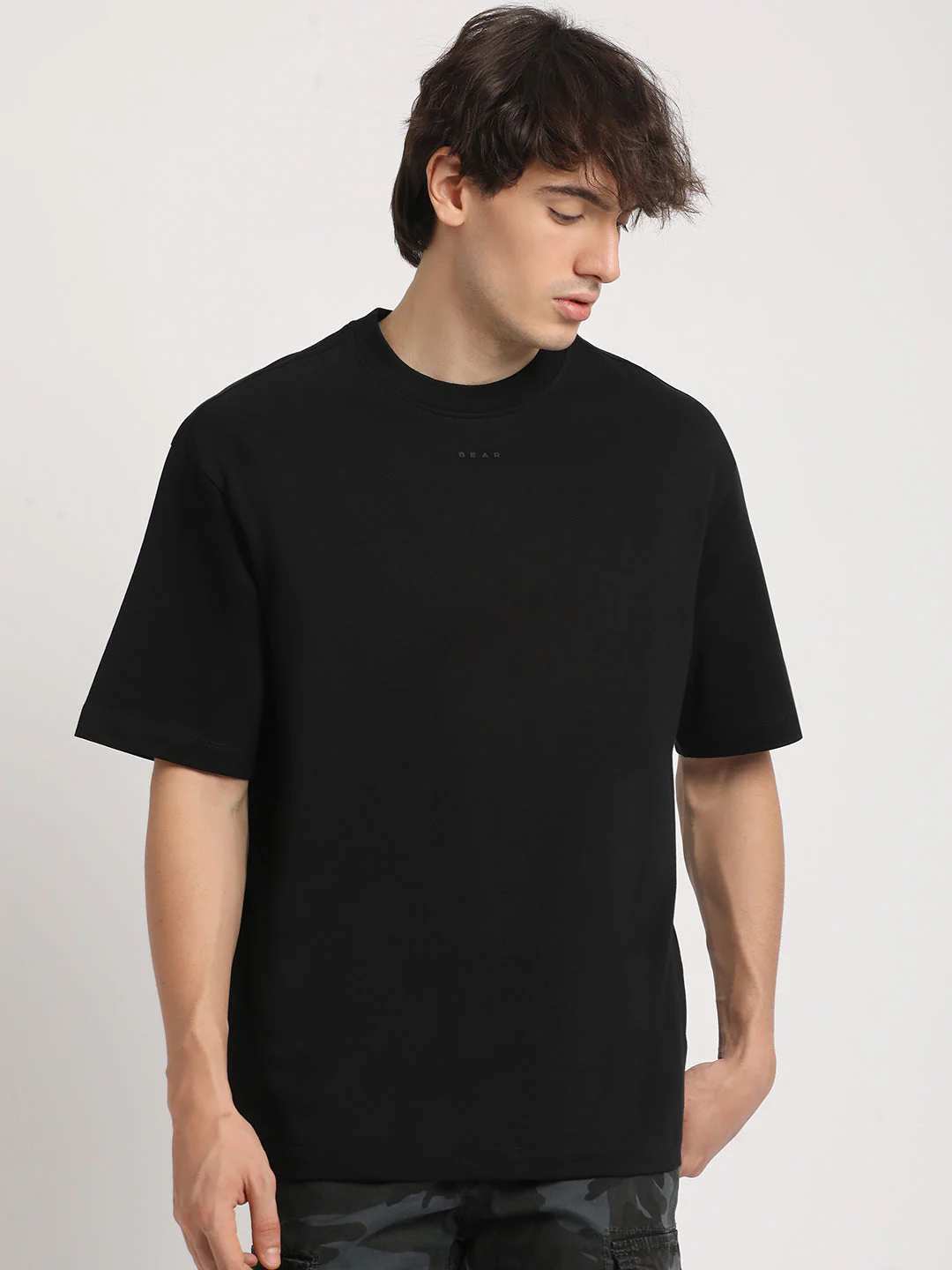 Men Black Solid Oversized Fit Round Neck Tshirt Shop - Image 2