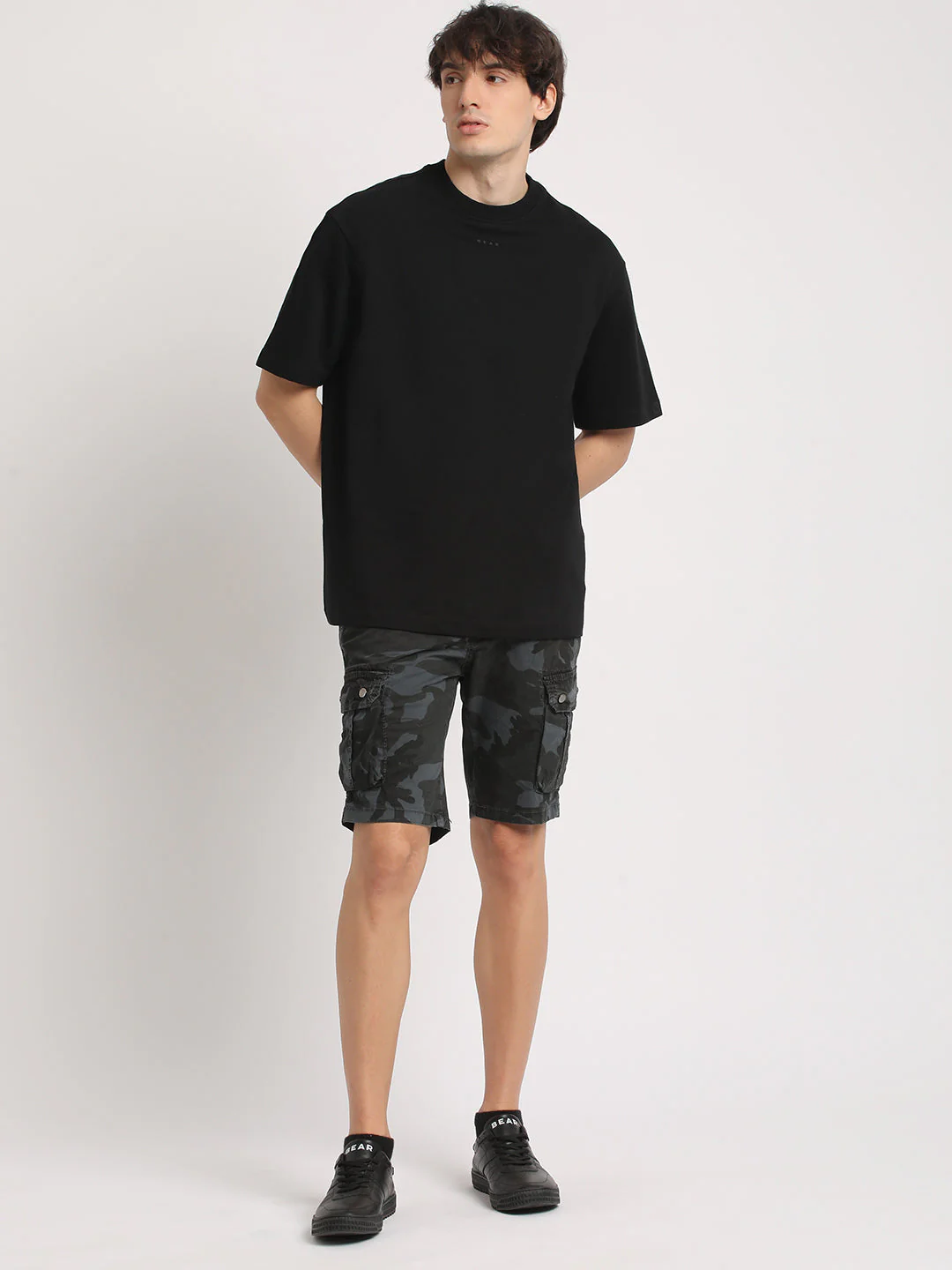 Men Black Solid Oversized Fit Round Neck Tshirt Shop - Image 5