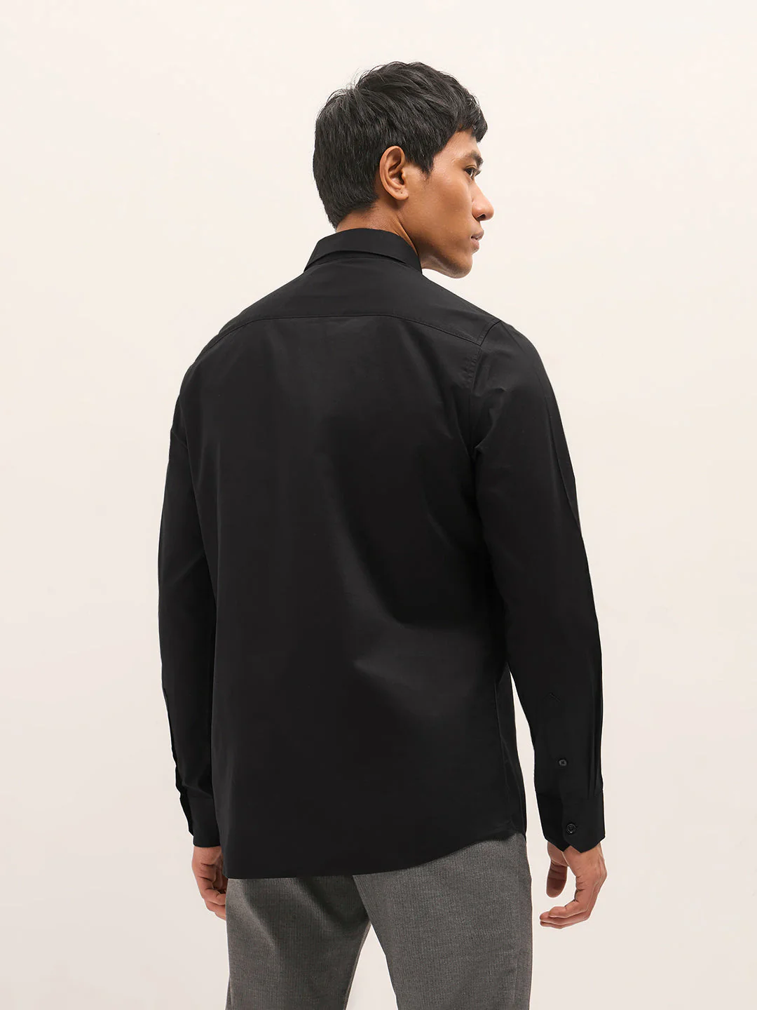 Men Black Solid Polyester Blend Tailored Fit Formal Shirt - Image 2