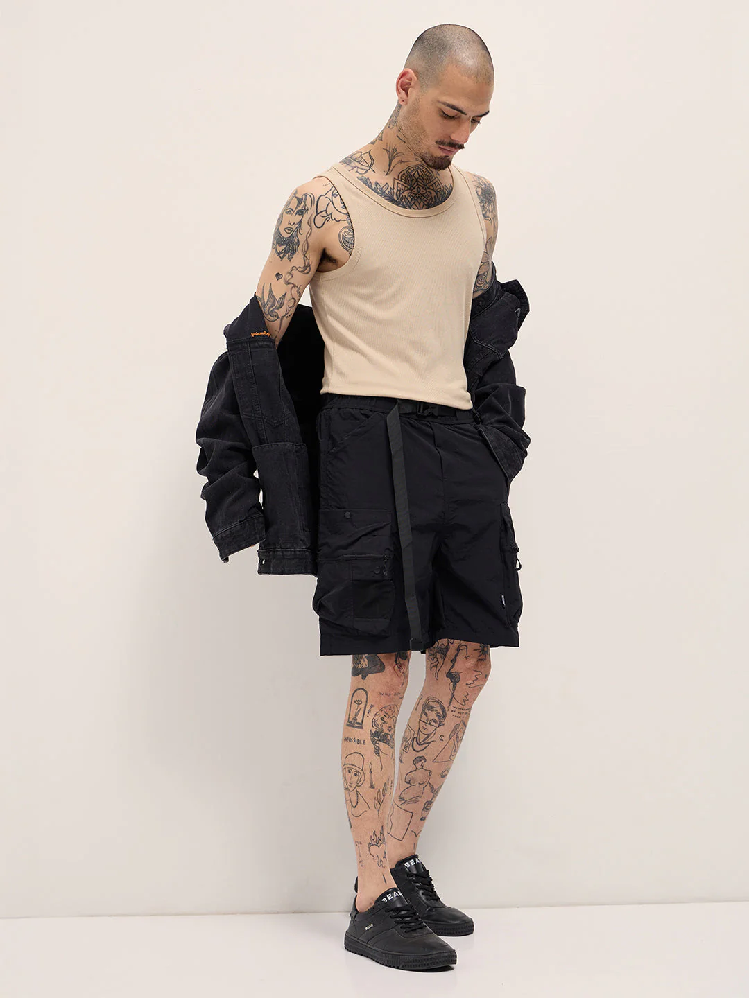 Men Black Solid Polyester Cargo Shorts - Image 4