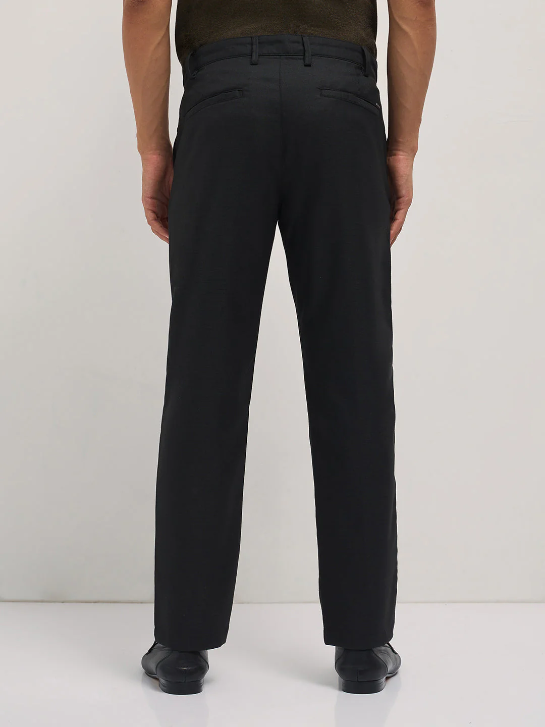 Men Black Solid Regular Fit Formal Trouser - Image 2