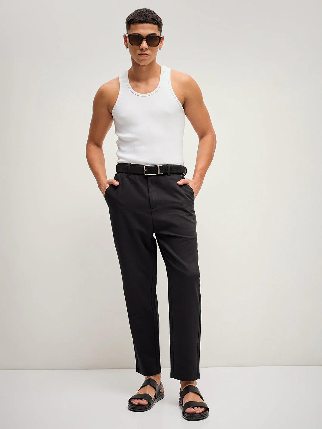 Men Black Solid Regular Fit Mid-Rise Casual Pant - Image 4