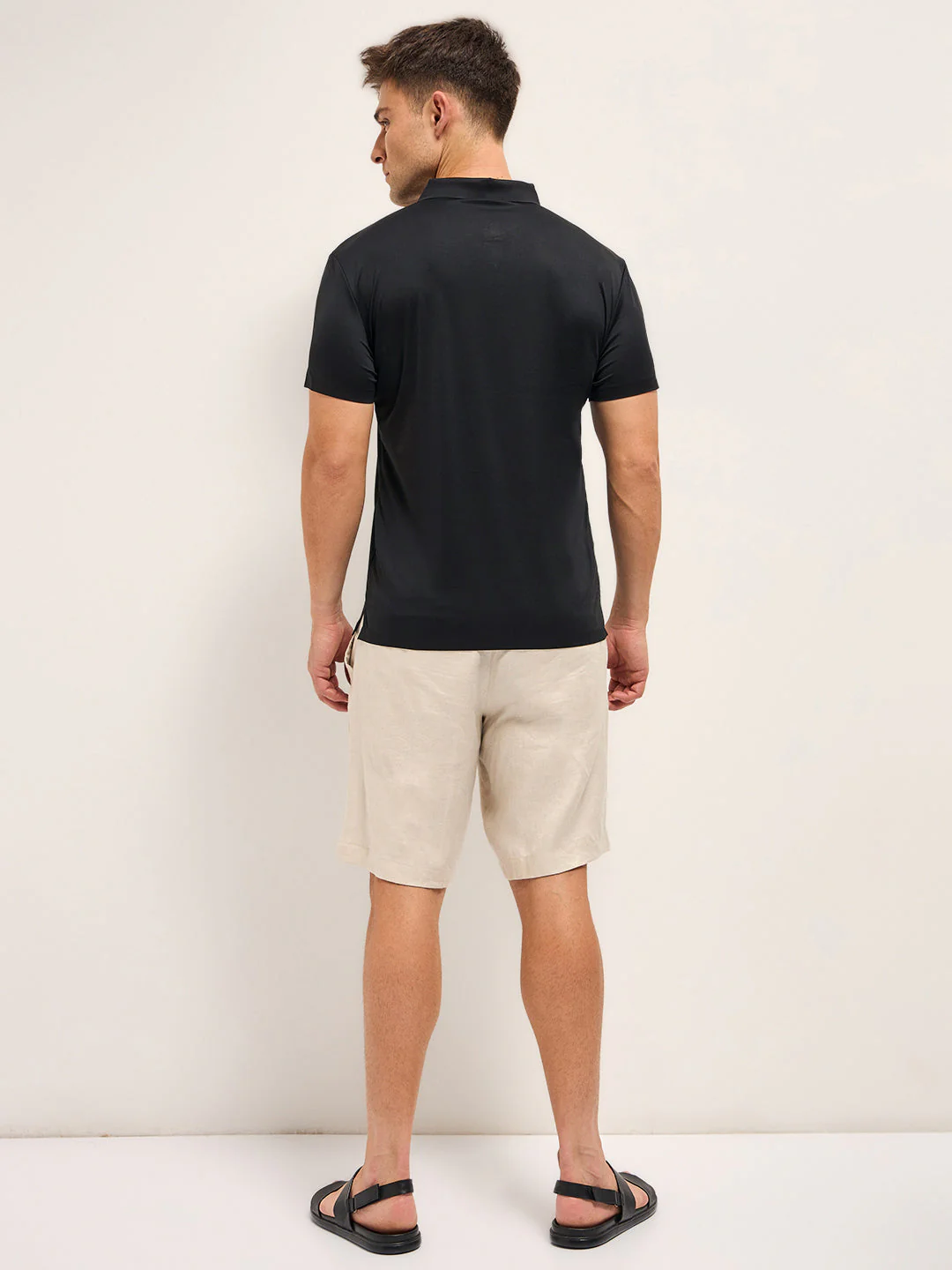 Men Black Solid Regular Fit Polo T-shirt - Image 2