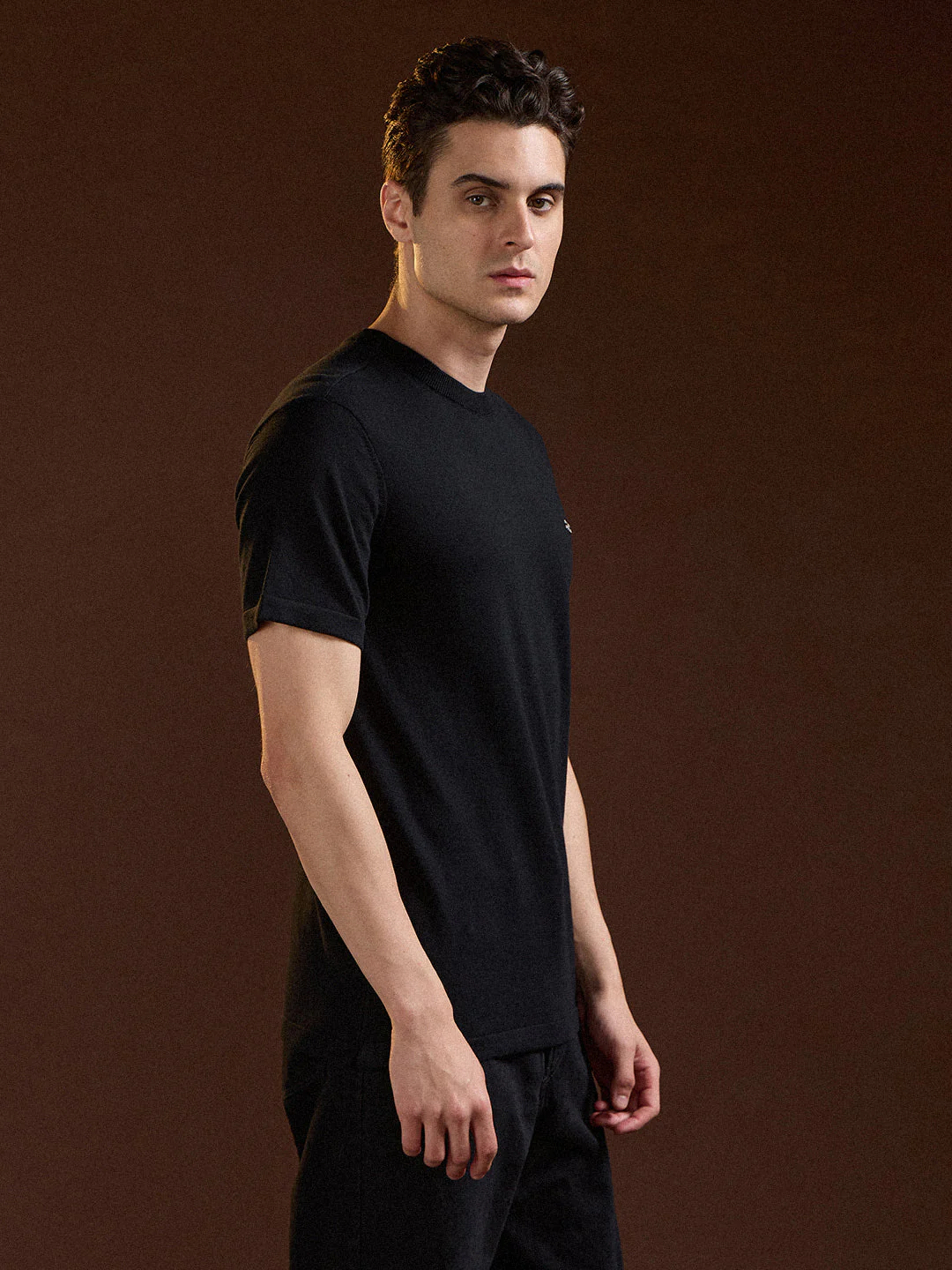 Men Black Solid Regular Fit Ribbed Crew Neck T-shirt - Image 3