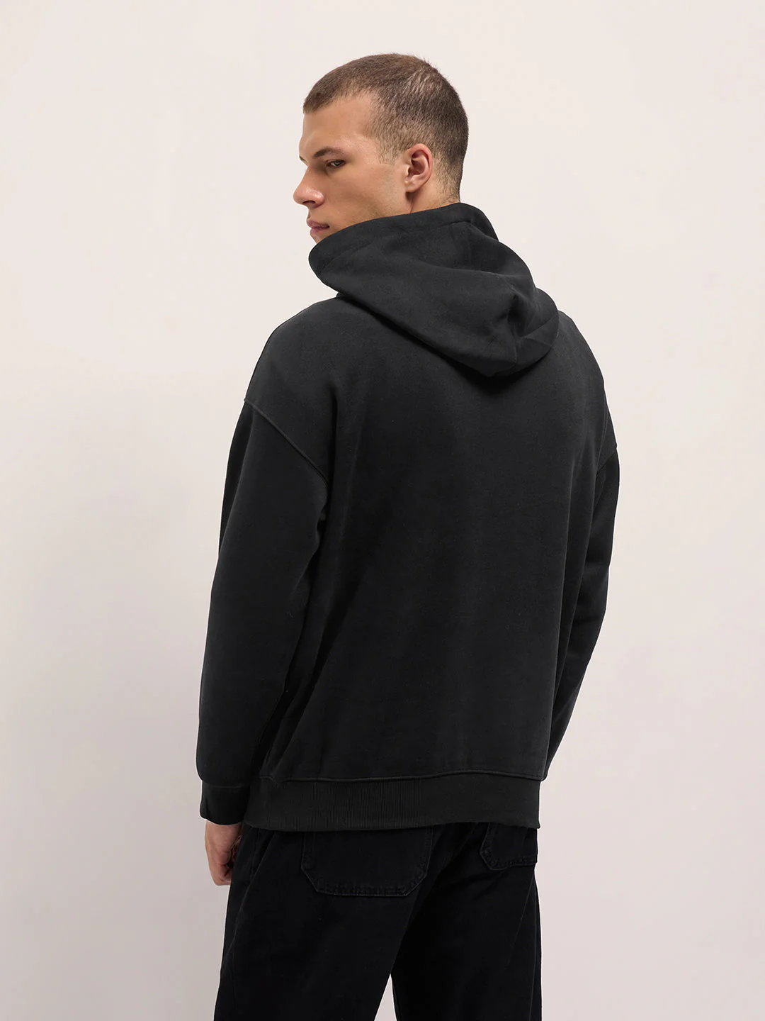 Men Black Solid Relax Fit Hoodie - Image 2