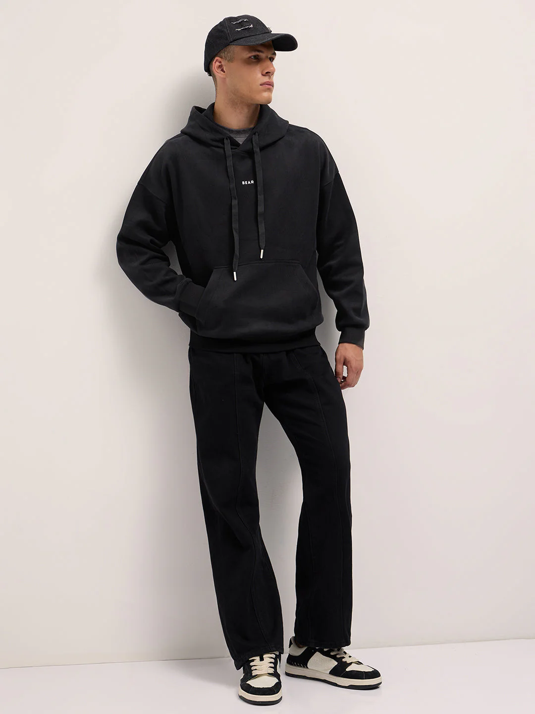 Men Black Solid Relax Fit Hoodie - Image 4