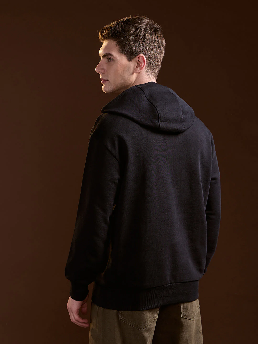 Men Black Solid Relax Fit Hoodie - Image 2