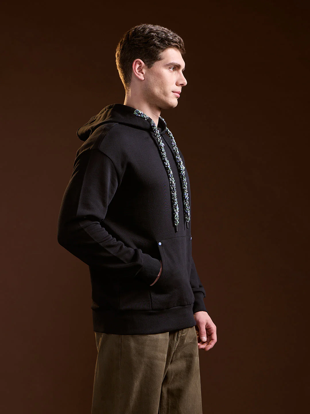 Men Black Solid Relax Fit Hoodie - Image 3