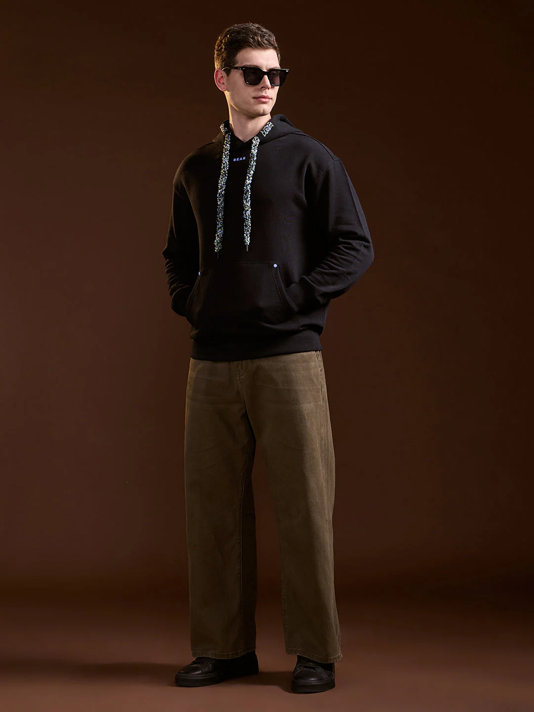 Men Black Solid Relax Fit Hoodie - Image 4