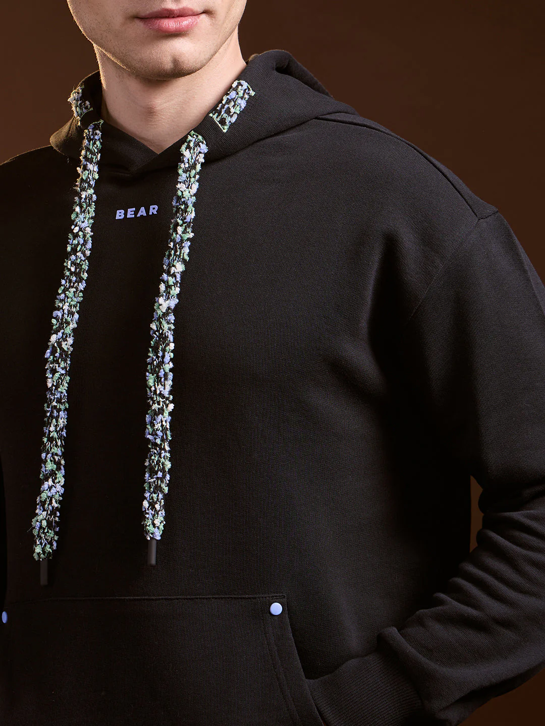 Men Black Solid Relax Fit Hoodie - Image 5