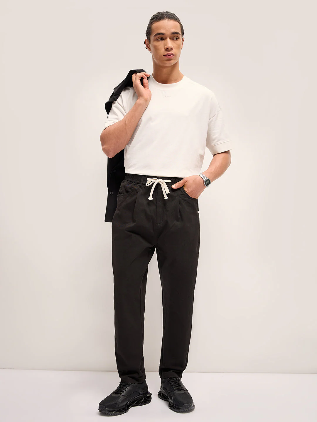 Men Black Solid Relax Fit Mid-Rise Casual Pant - Image 4