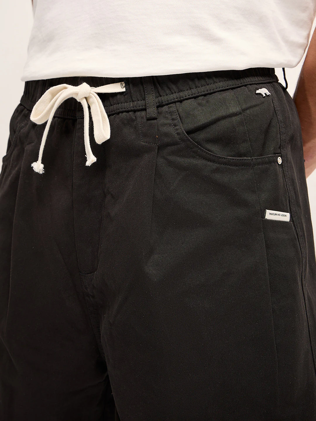 Men Black Solid Relax Fit Mid-Rise Casual Pant - Image 5