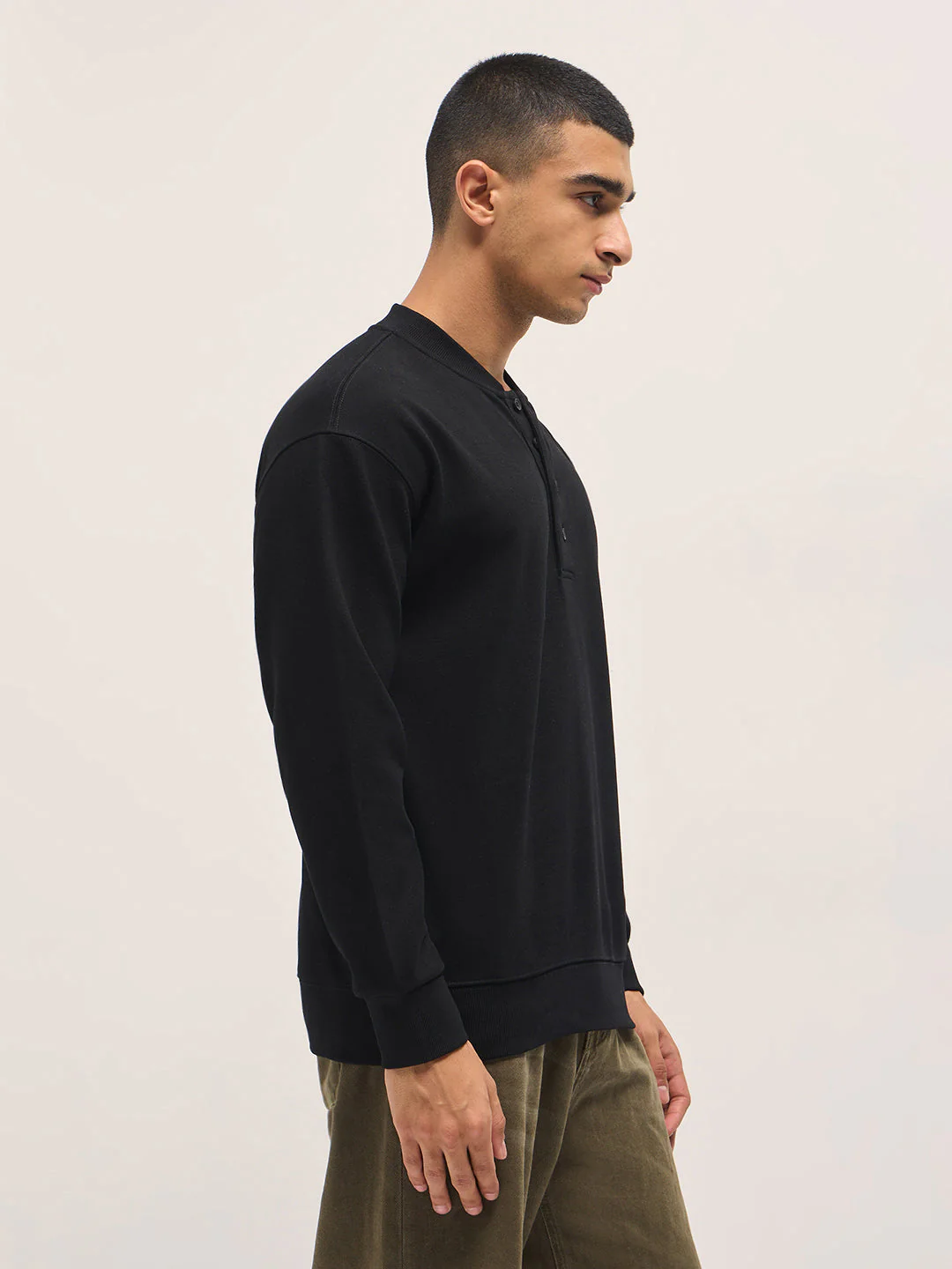 Men Black Solid Relaxed Fit Henley Neck T-Shirt - Image 3