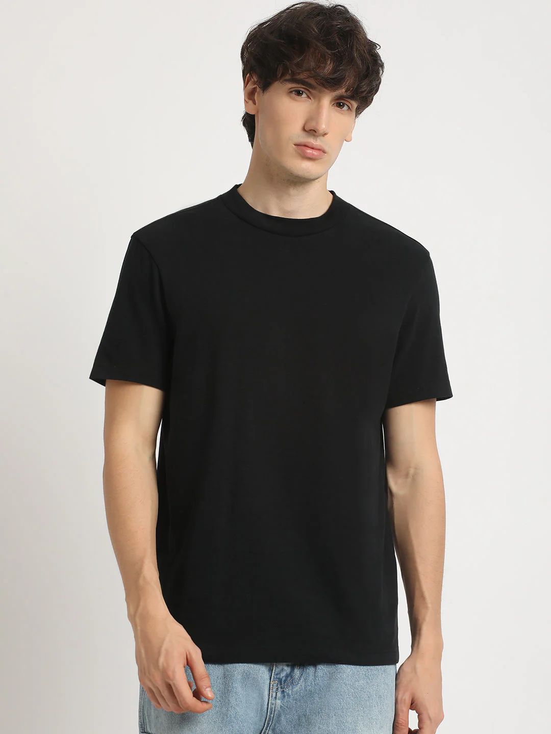 Men Black Solid Relaxed Fit Round Neck T Shirt | The Bear House - Image 2