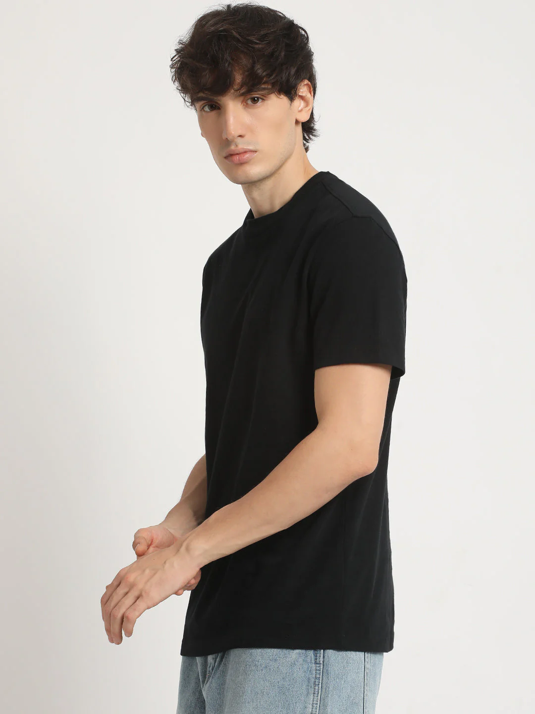 Men Black Solid Relaxed Fit Round Neck T Shirt | The Bear House - Image 3