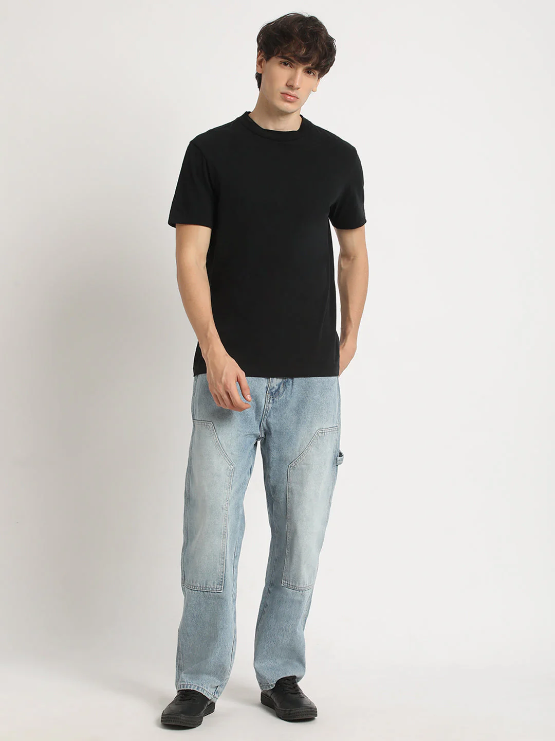 Men Black Solid Relaxed Fit Round Neck T Shirt | The Bear House - Image 5
